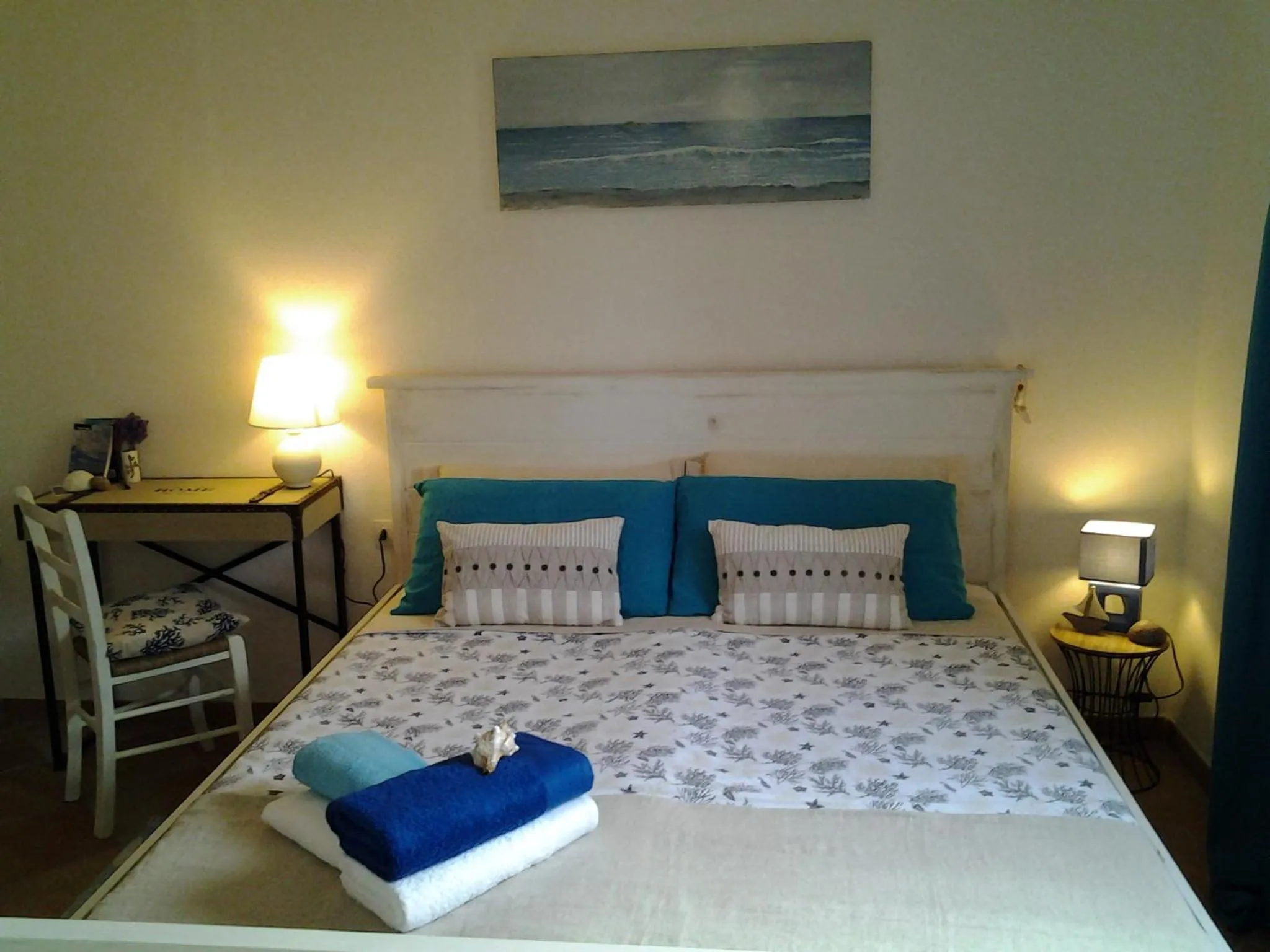 Bed in Frina di Mari b&b