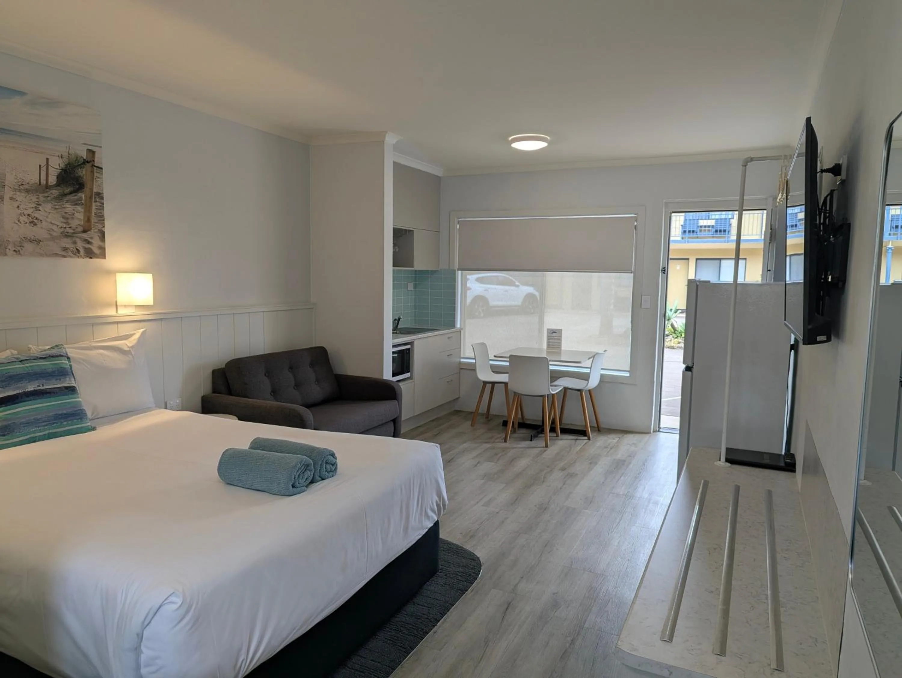 Bed in Araluen Motor Lodge