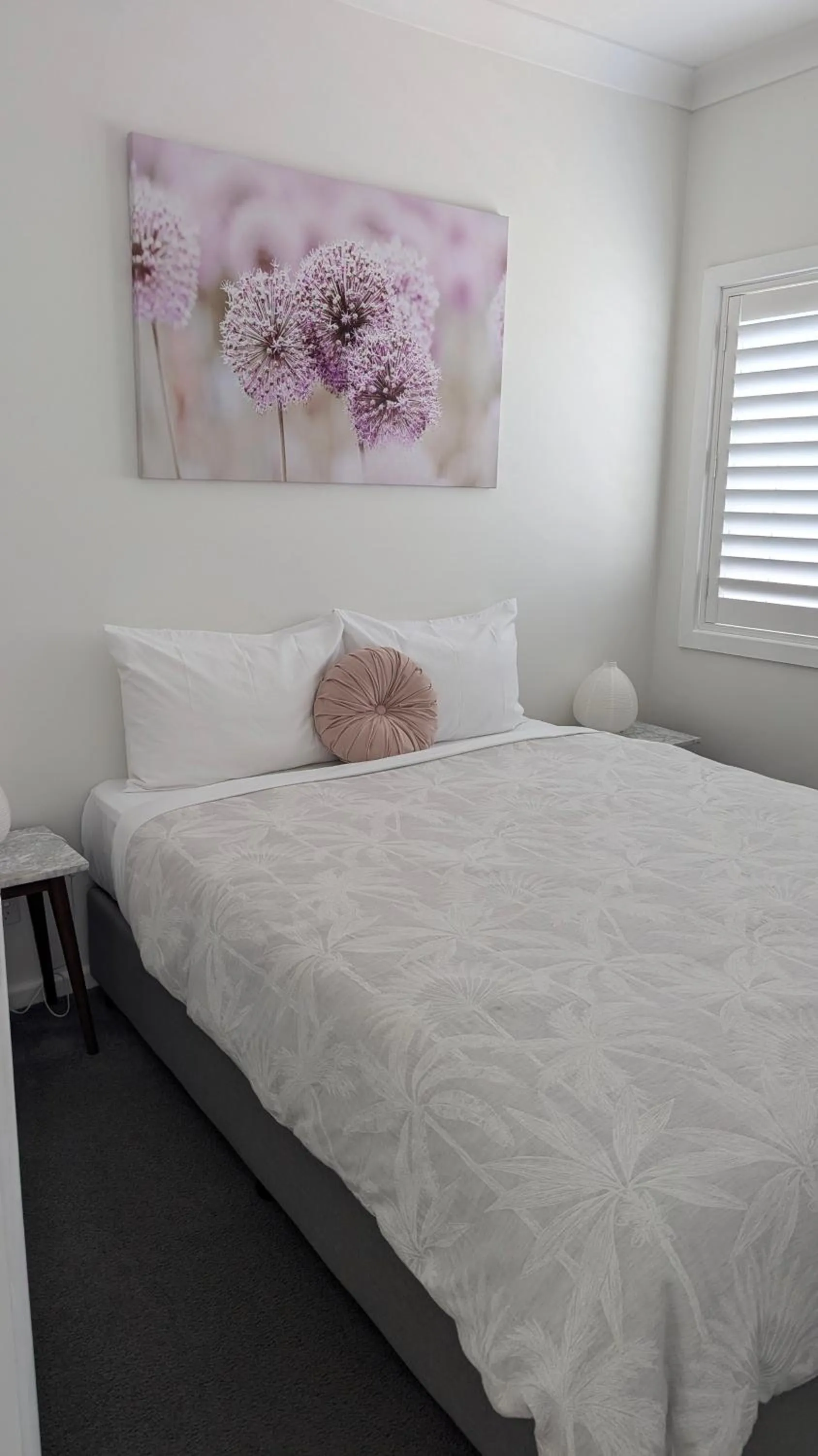 Bed in Araluen Motor Lodge