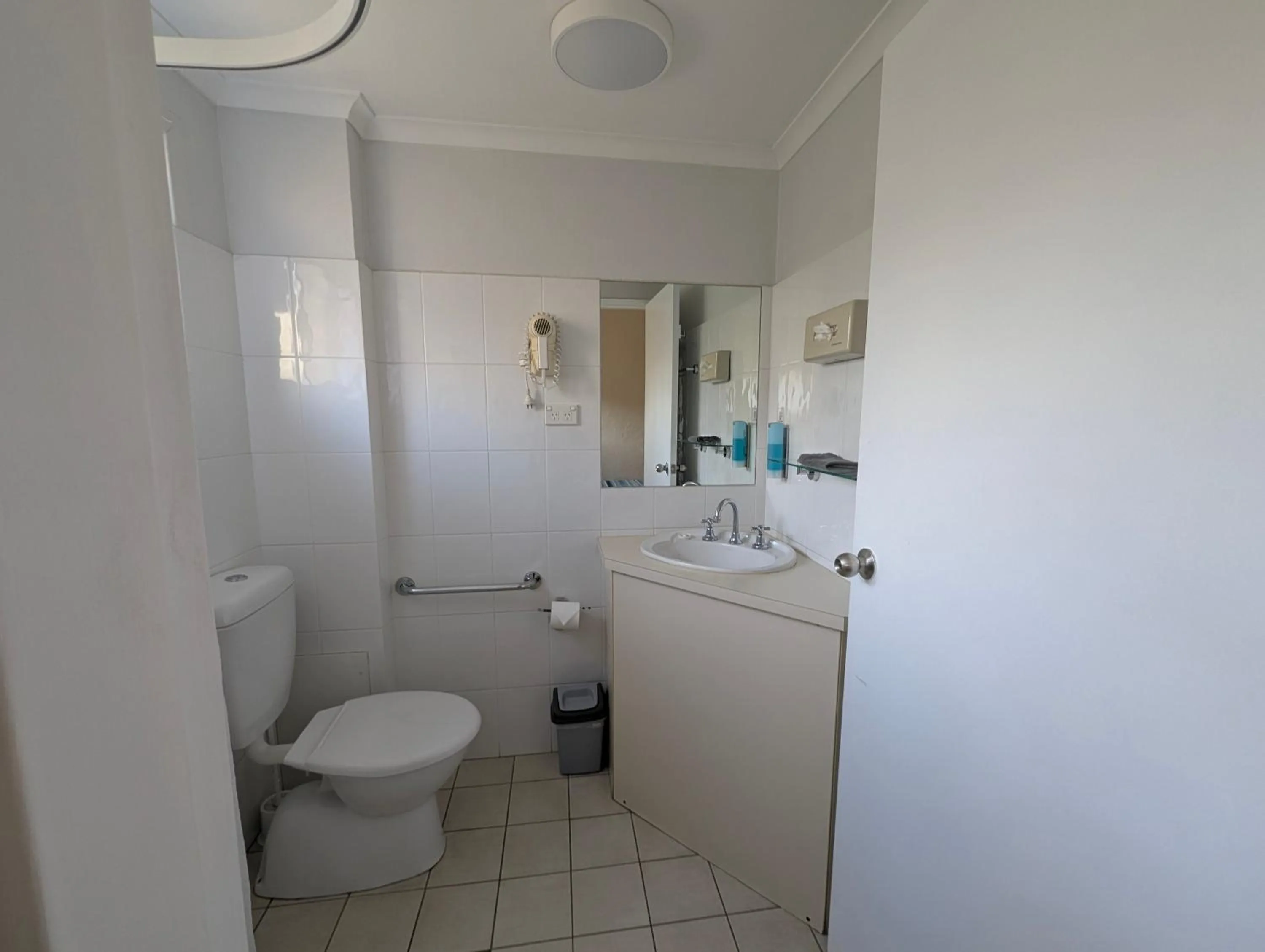 Shower in Araluen Motor Lodge