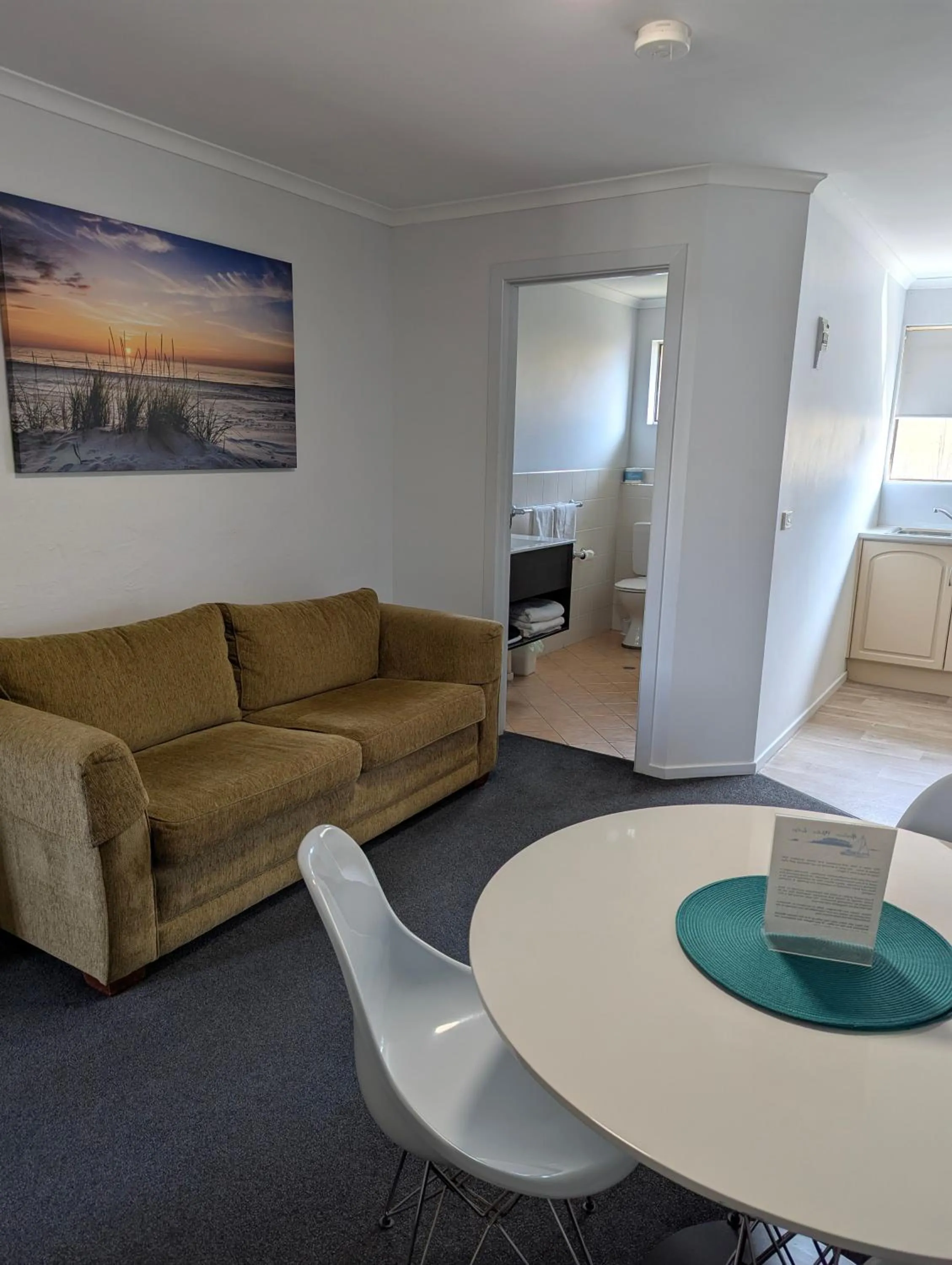 TV and multimedia in Araluen Motor Lodge