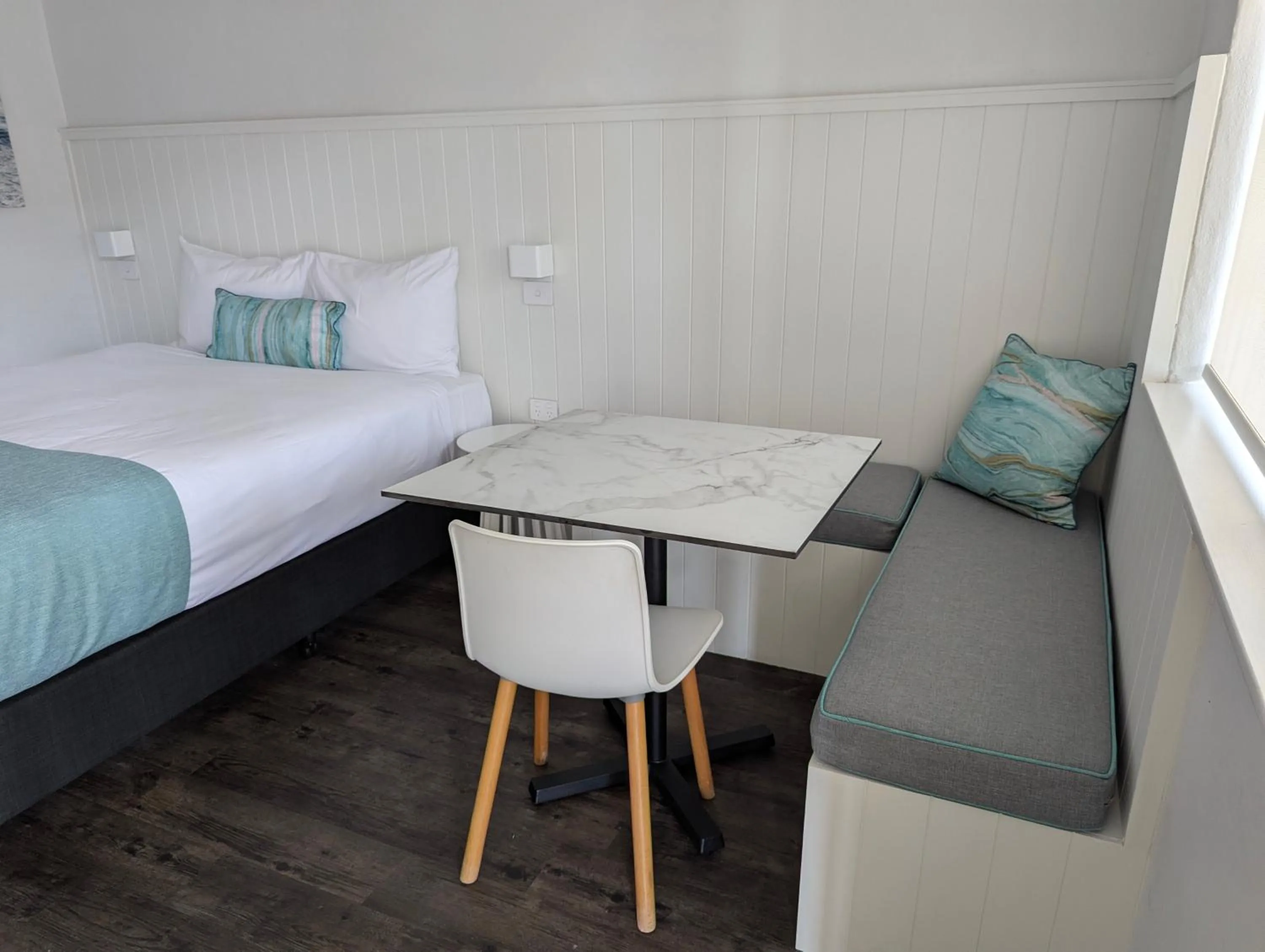 Bed in Araluen Motor Lodge