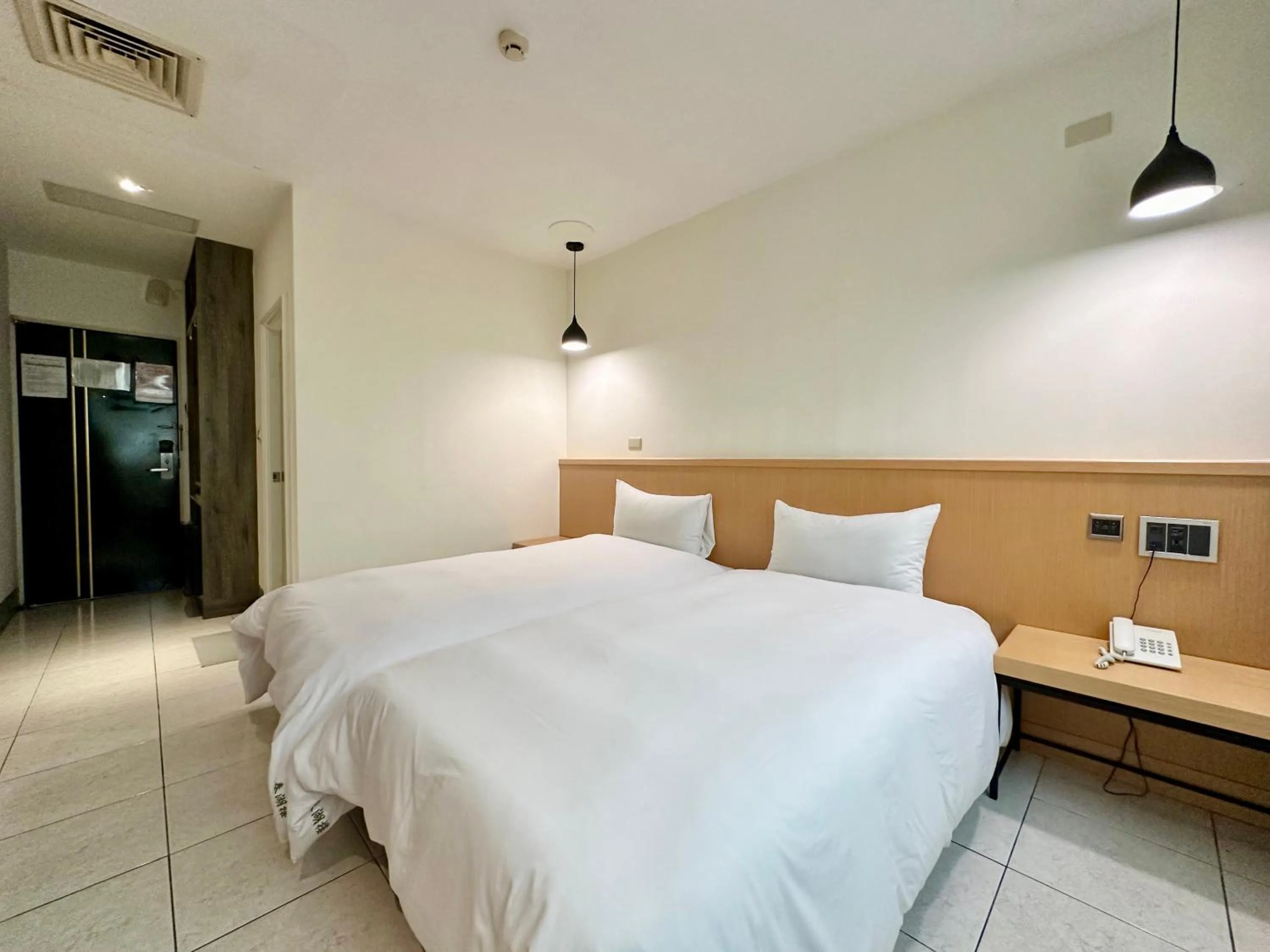 Bed in Taihu Hotel Sun Moon Lake