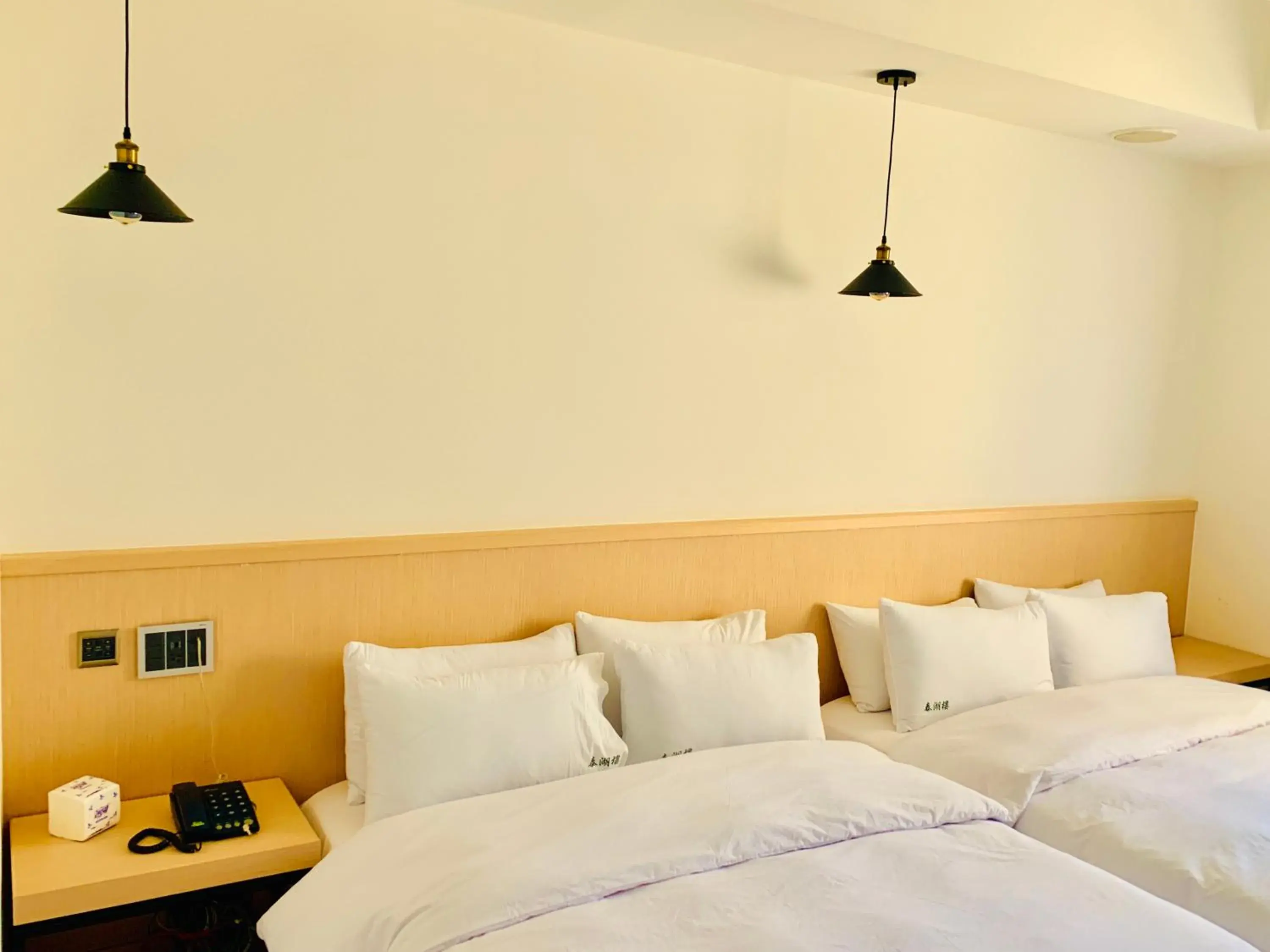 Quadruple Room with Lake View in Taihu Hotel Sun Moon Lake Quadruple Room with Lake View in Taihu Hotel Sun Moon Lake