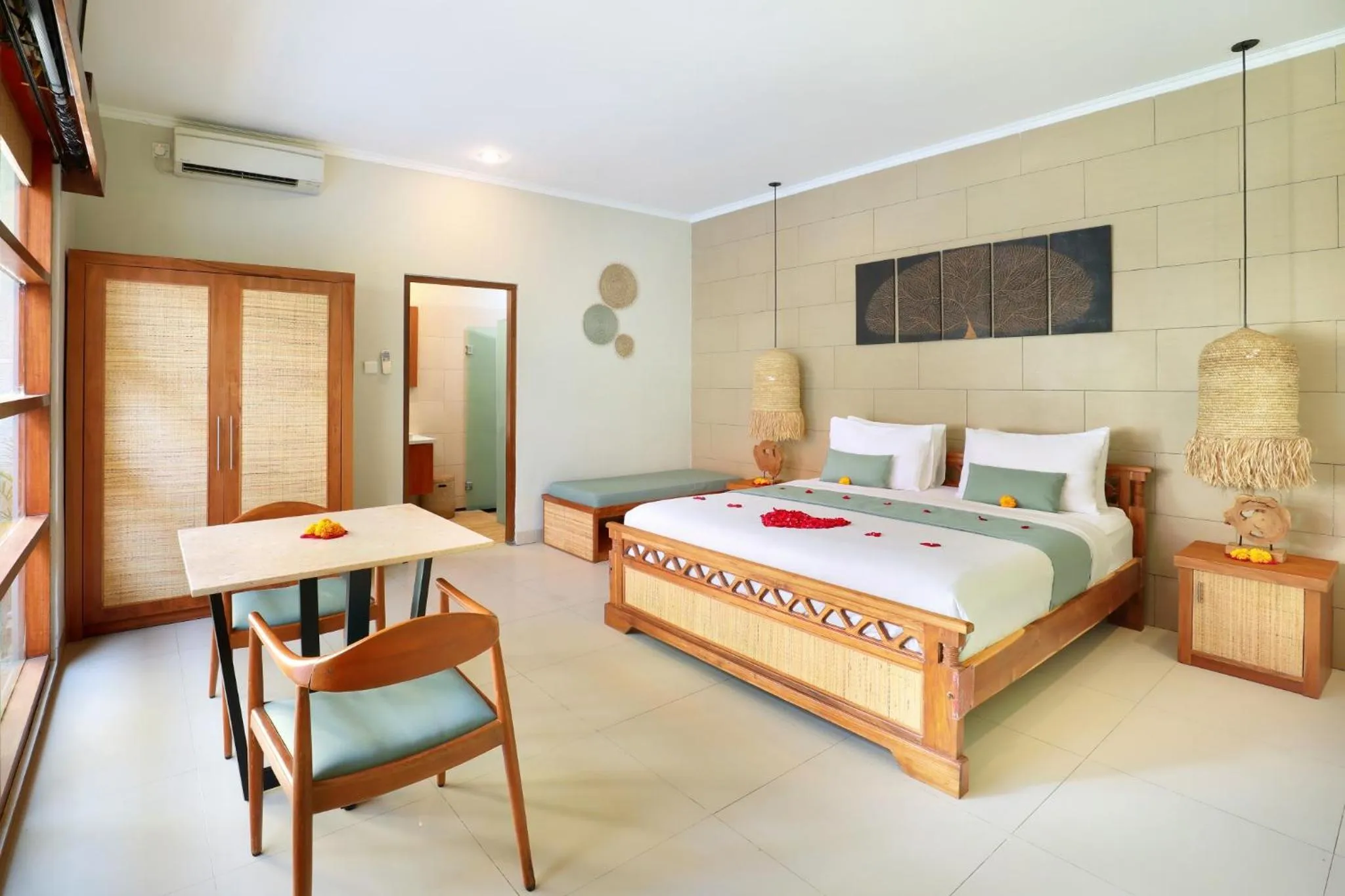 Photo of the whole room, Bed in The Vie Villa Legian