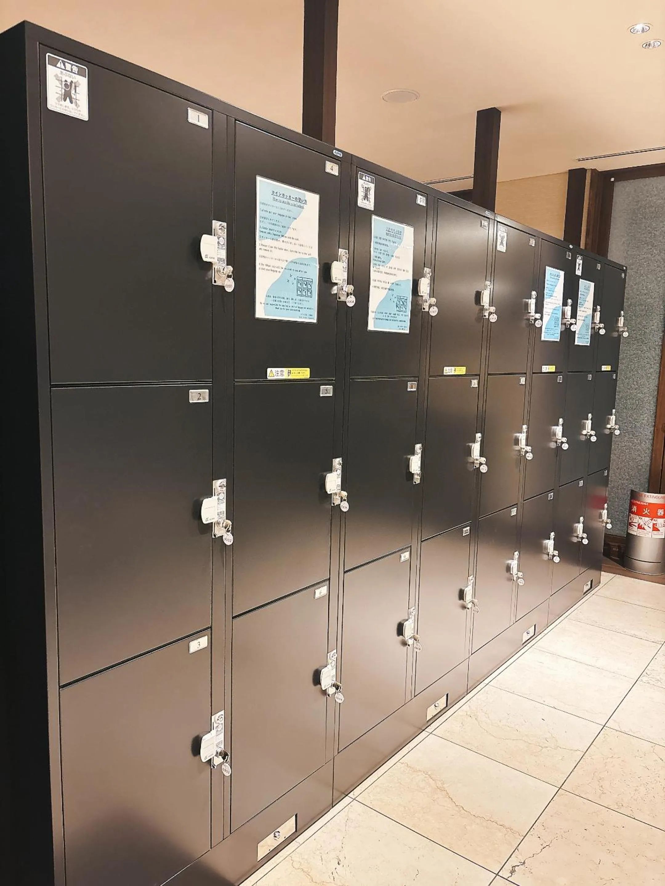 locker in Hotel Keihan Tenmabashi