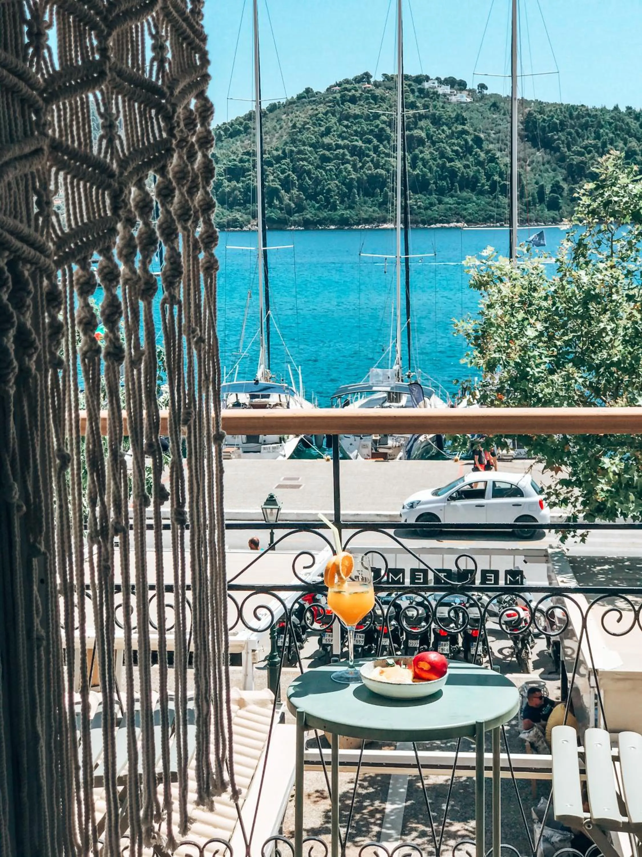 Property building in Meltemi