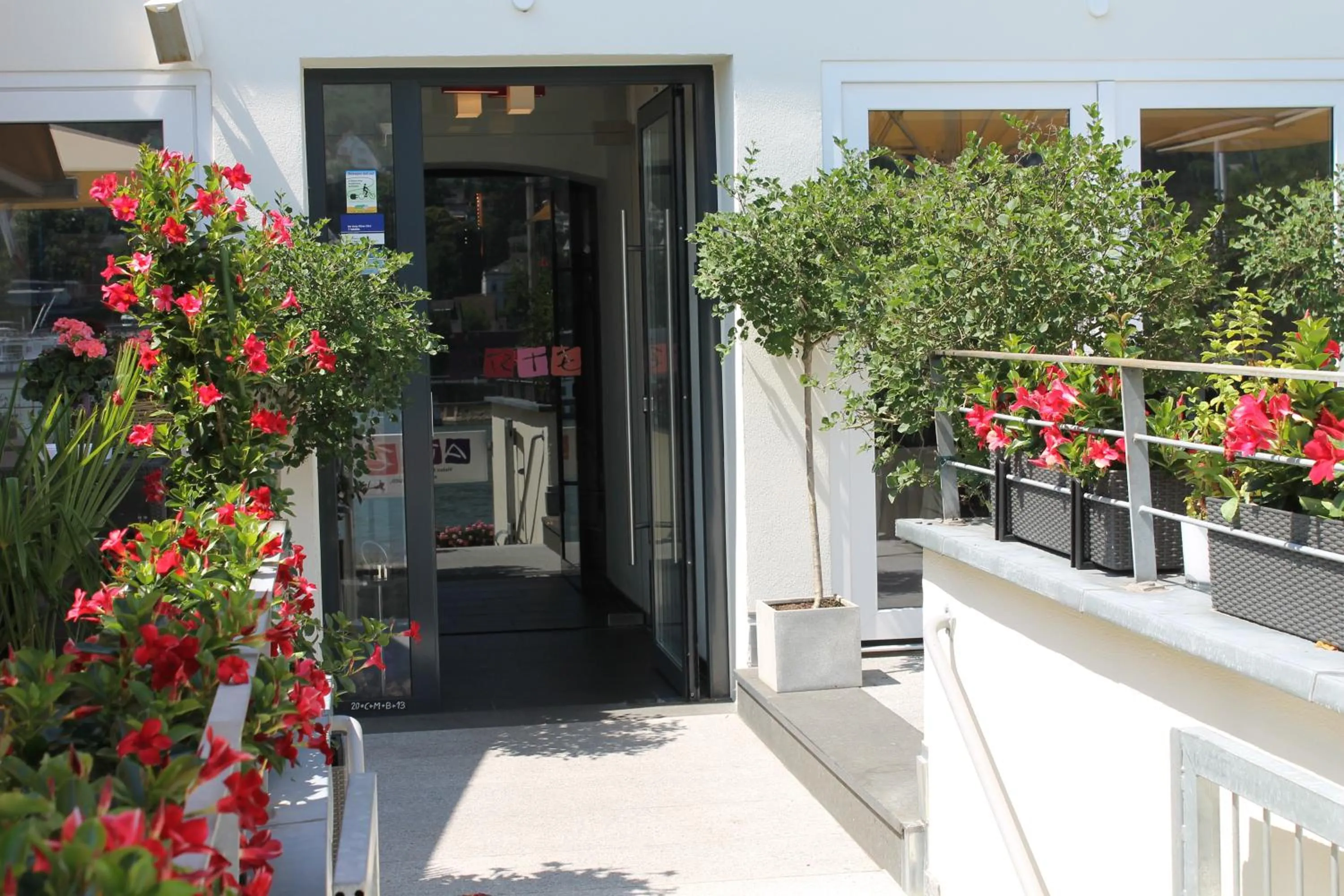 Facade/entrance in RheinHotel ARTE