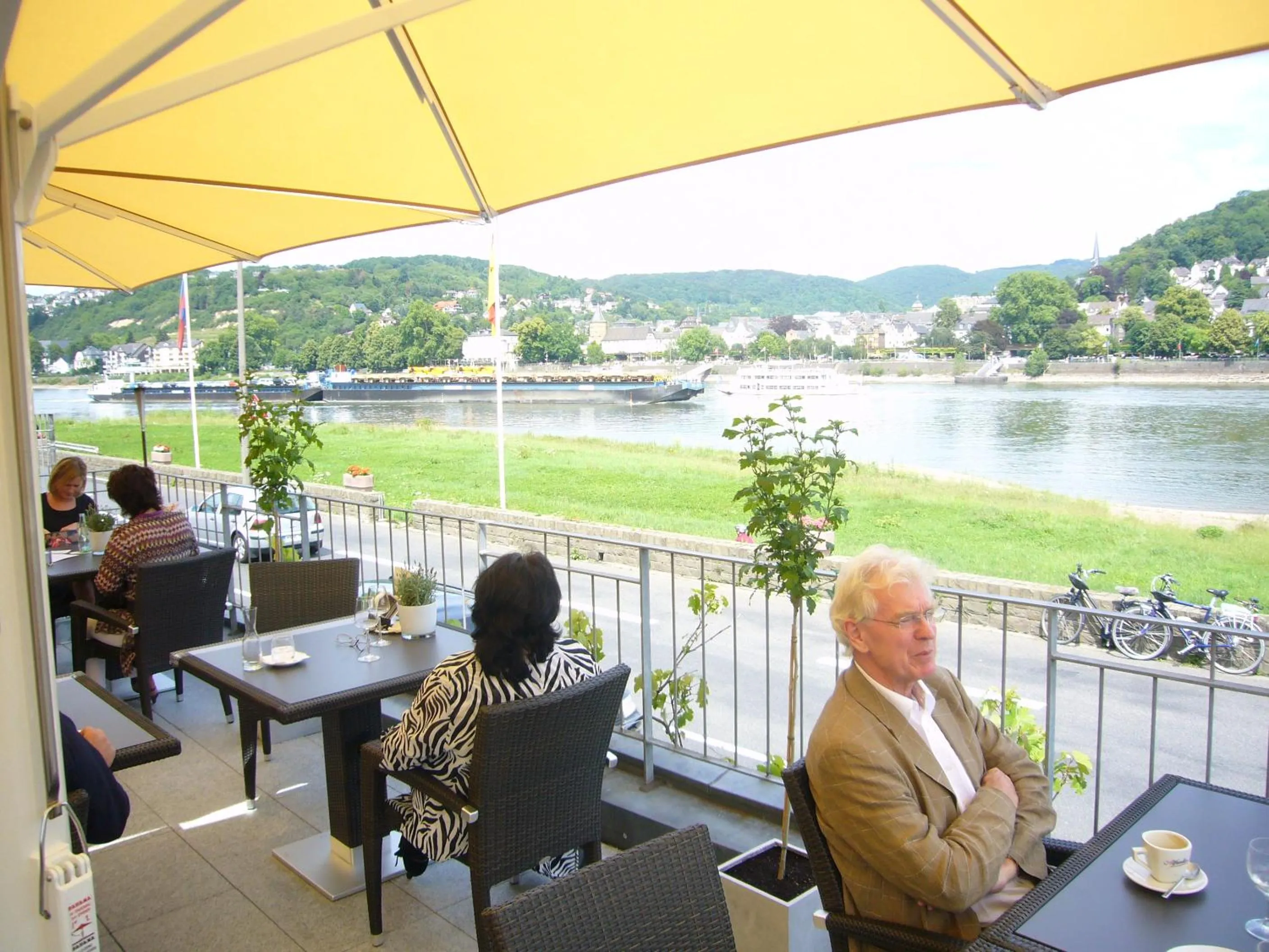 Restaurant/places to eat in RheinHotel ARTE