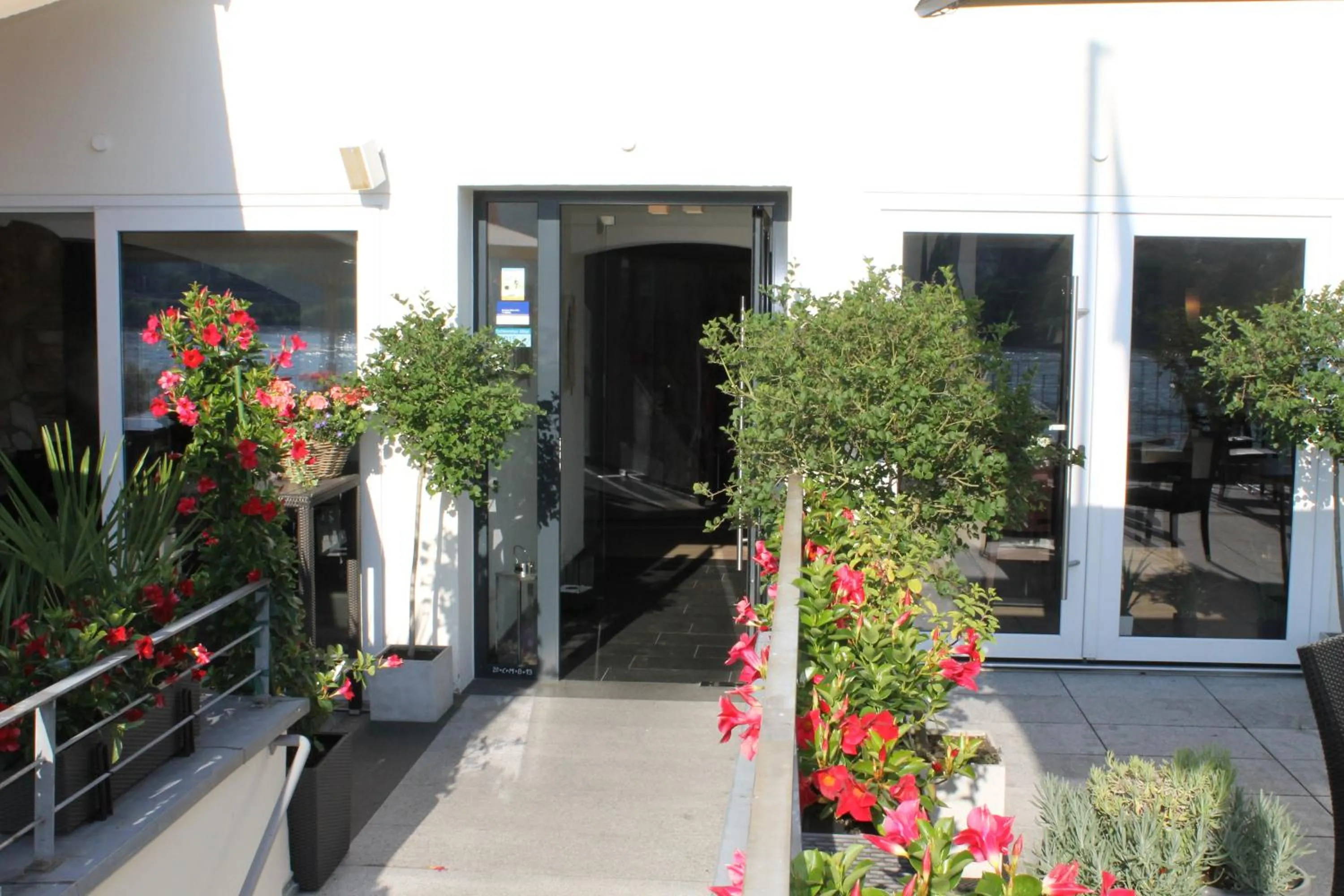 Facade/entrance in RheinHotel ARTE