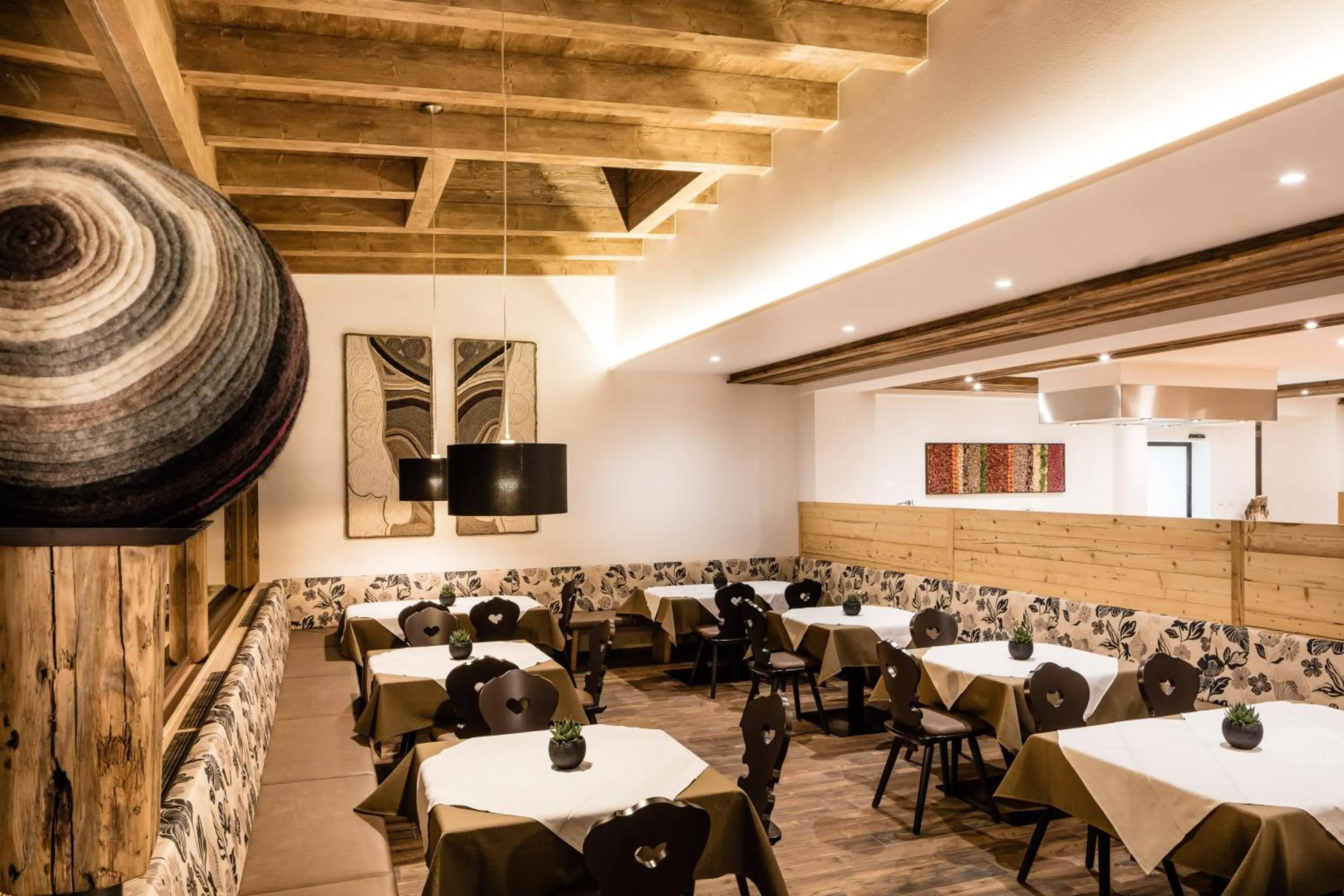 Restaurant/places to eat in Hotel Almina