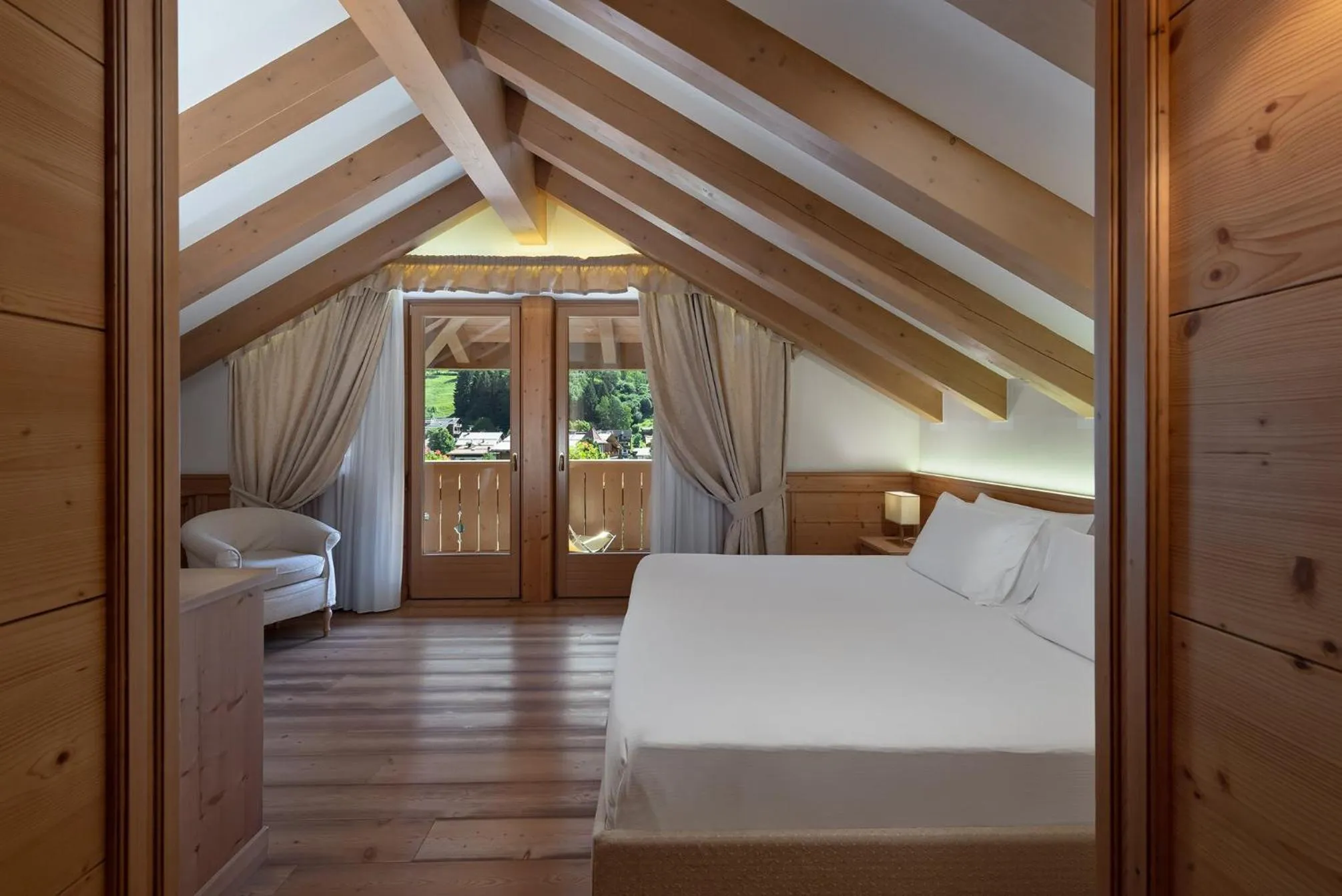 Bedroom, Bed in Beverly Alps Hotel & Spa