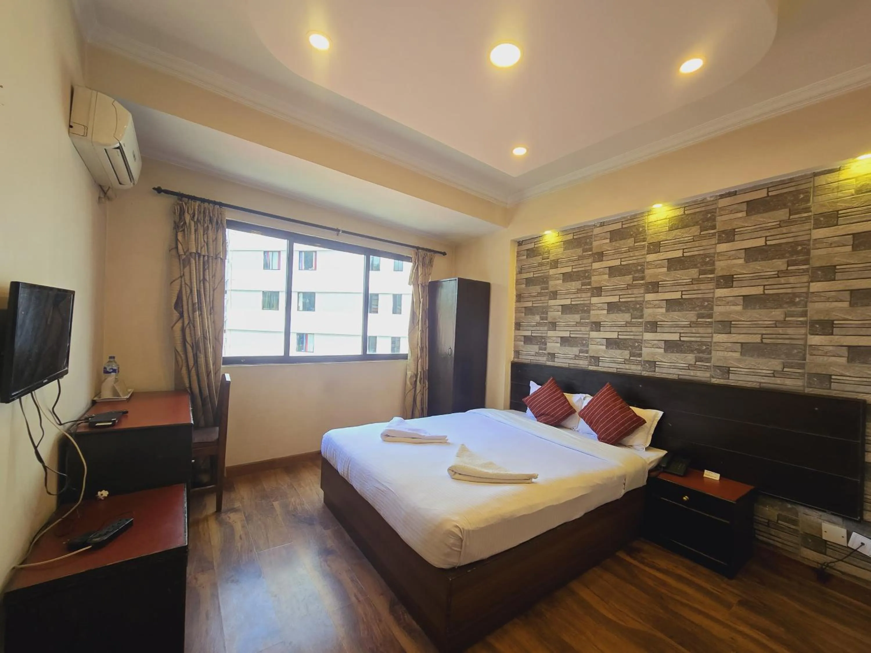 Bedroom, Bed in Cascade Hotel Kathmandu