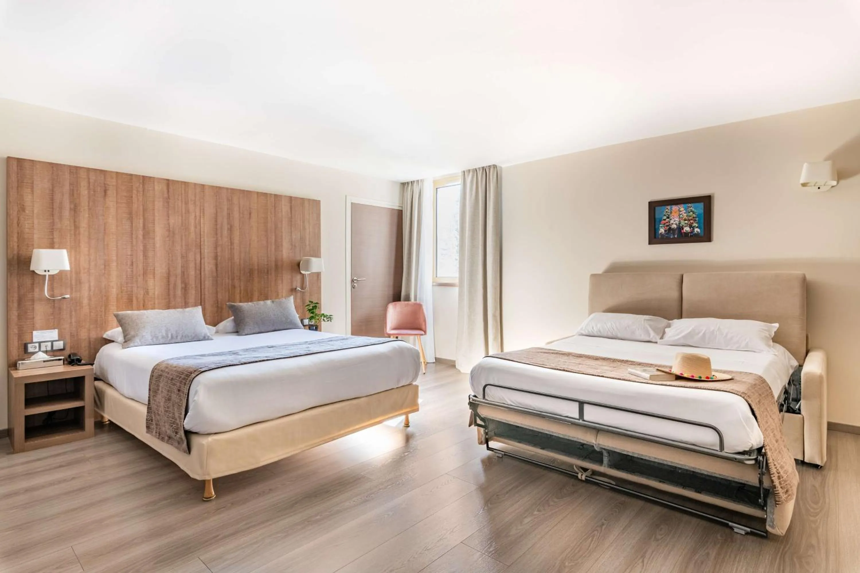 Photo of the whole room, Bed in Hôtel des Barolles - Lyon Sud Brignais