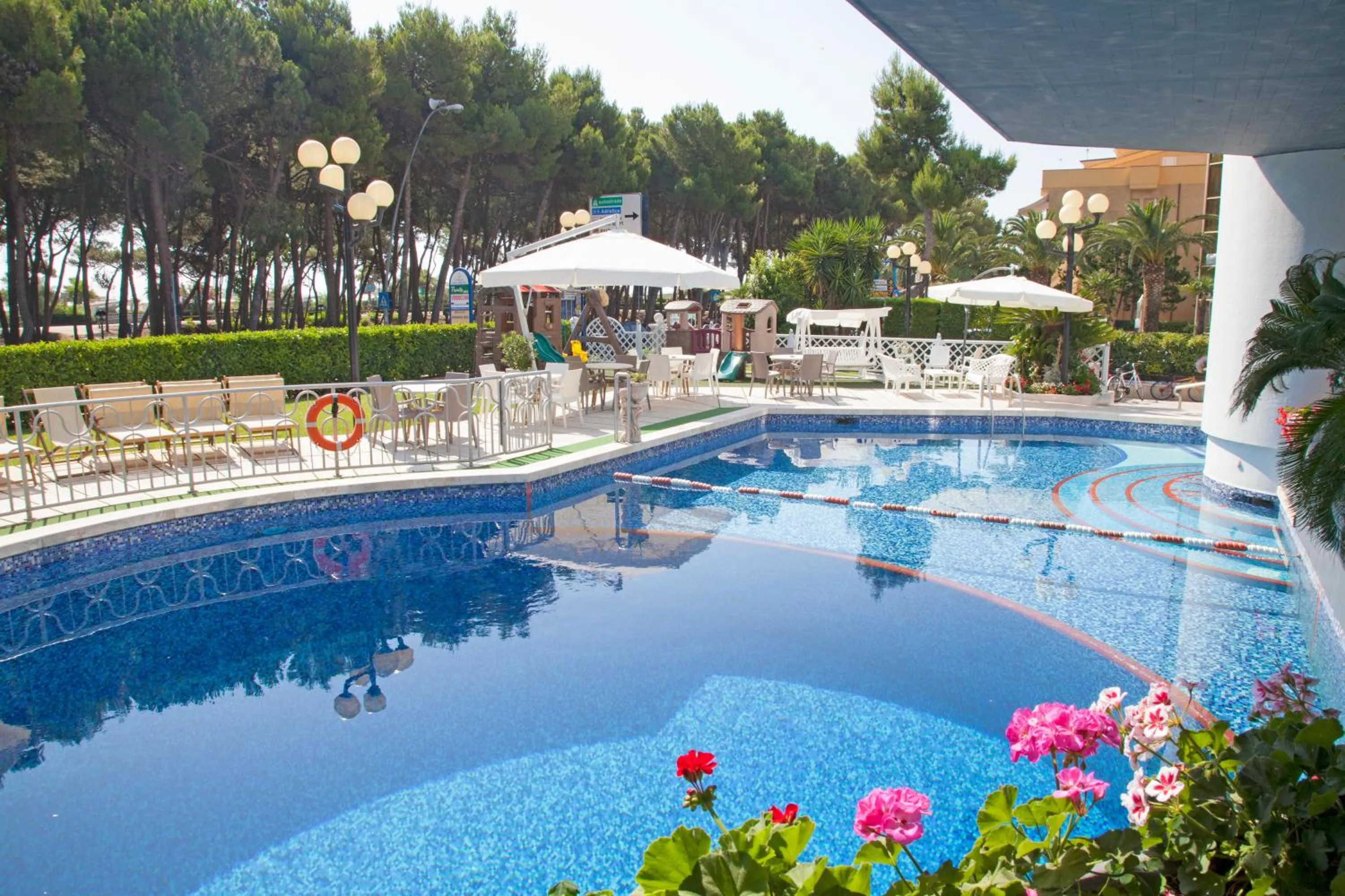 Swimming pool in Hotel Meripol