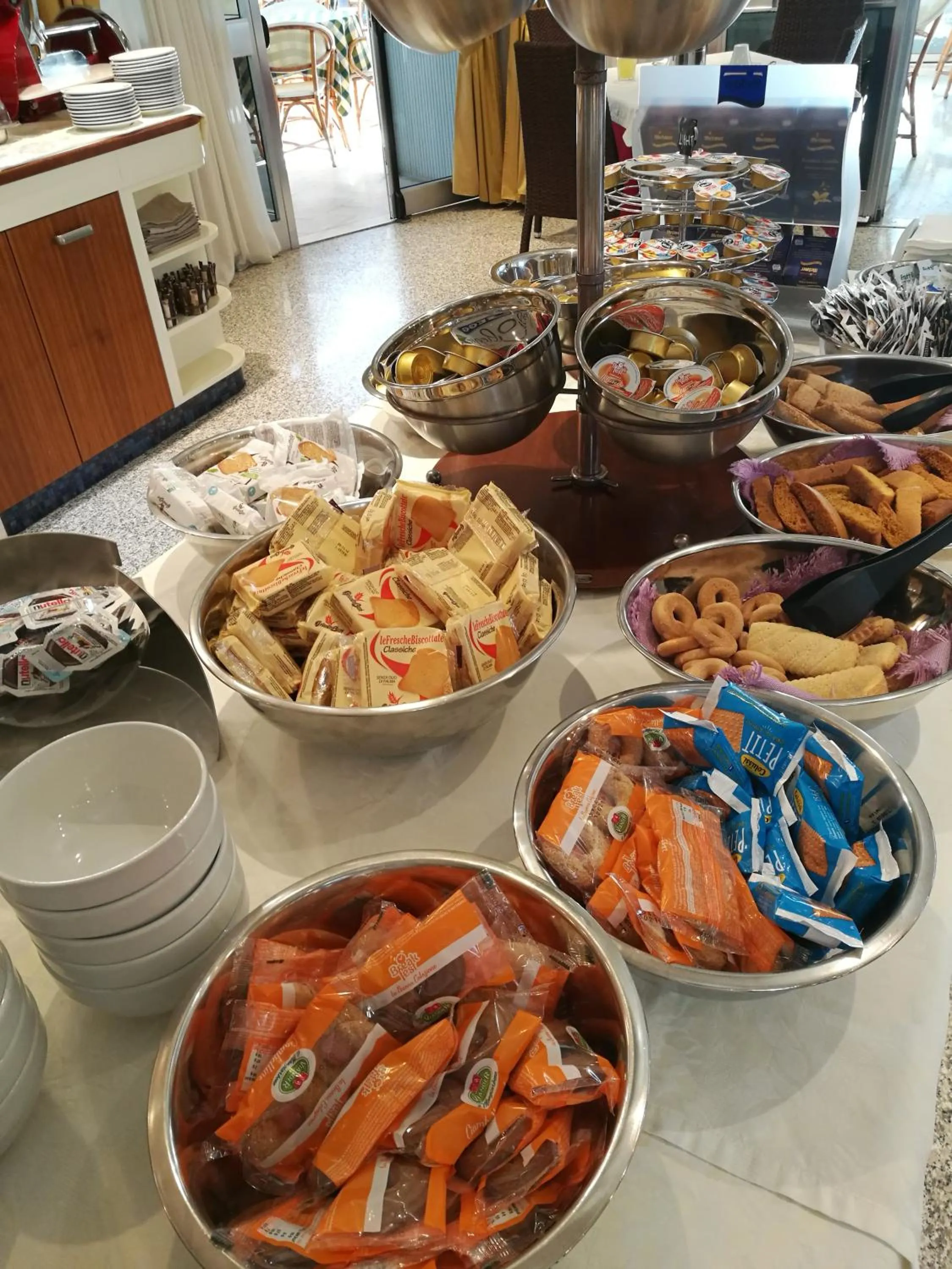 Restaurant/places to eat in Hotel Meripol