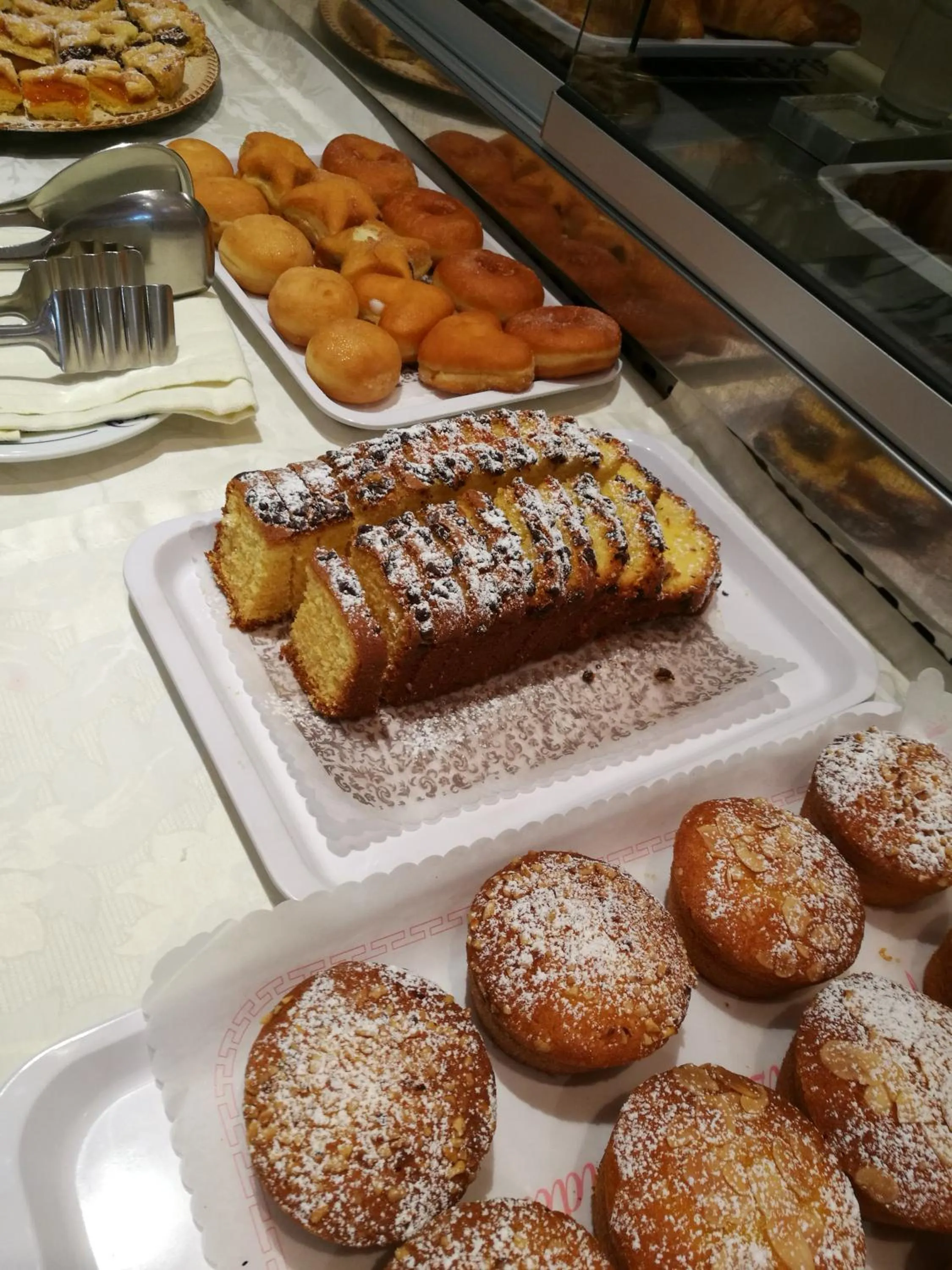 Restaurant/places to eat in Hotel Meripol