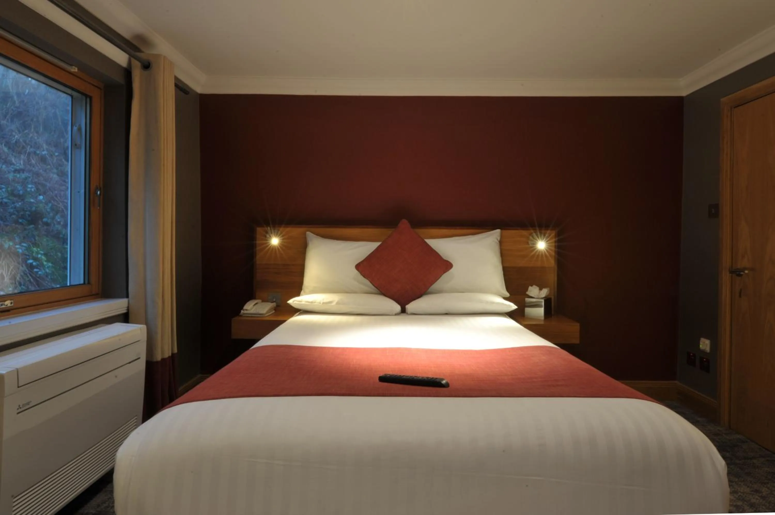 Bed in The Inn on Loch Lomond