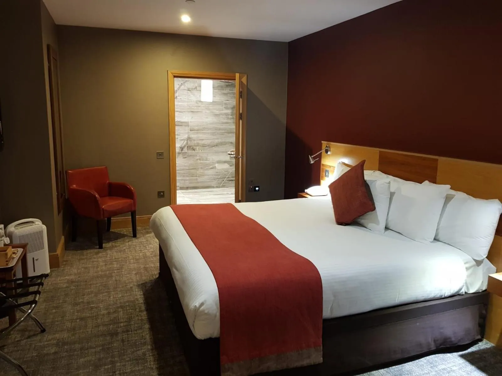 Bed in The Inn on Loch Lomond