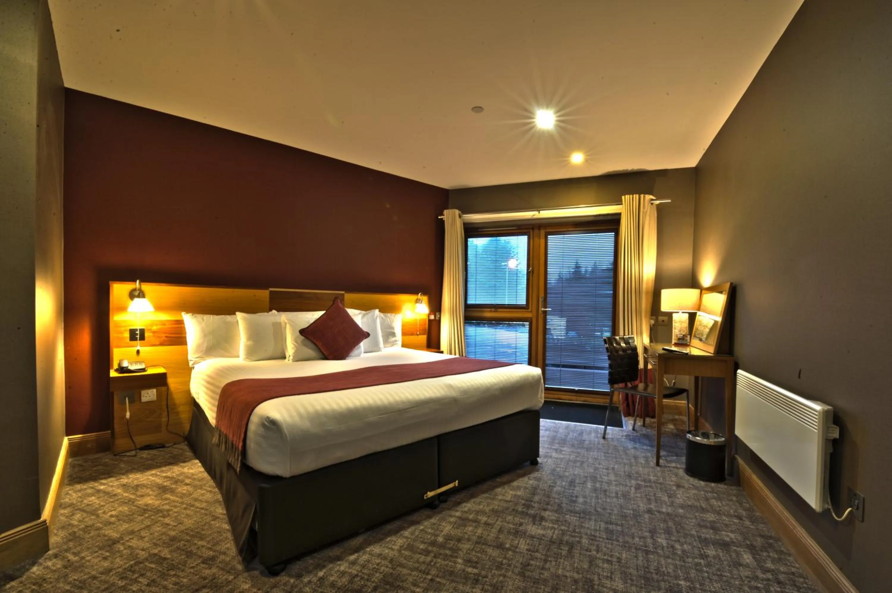 Bed in The Inn on Loch Lomond