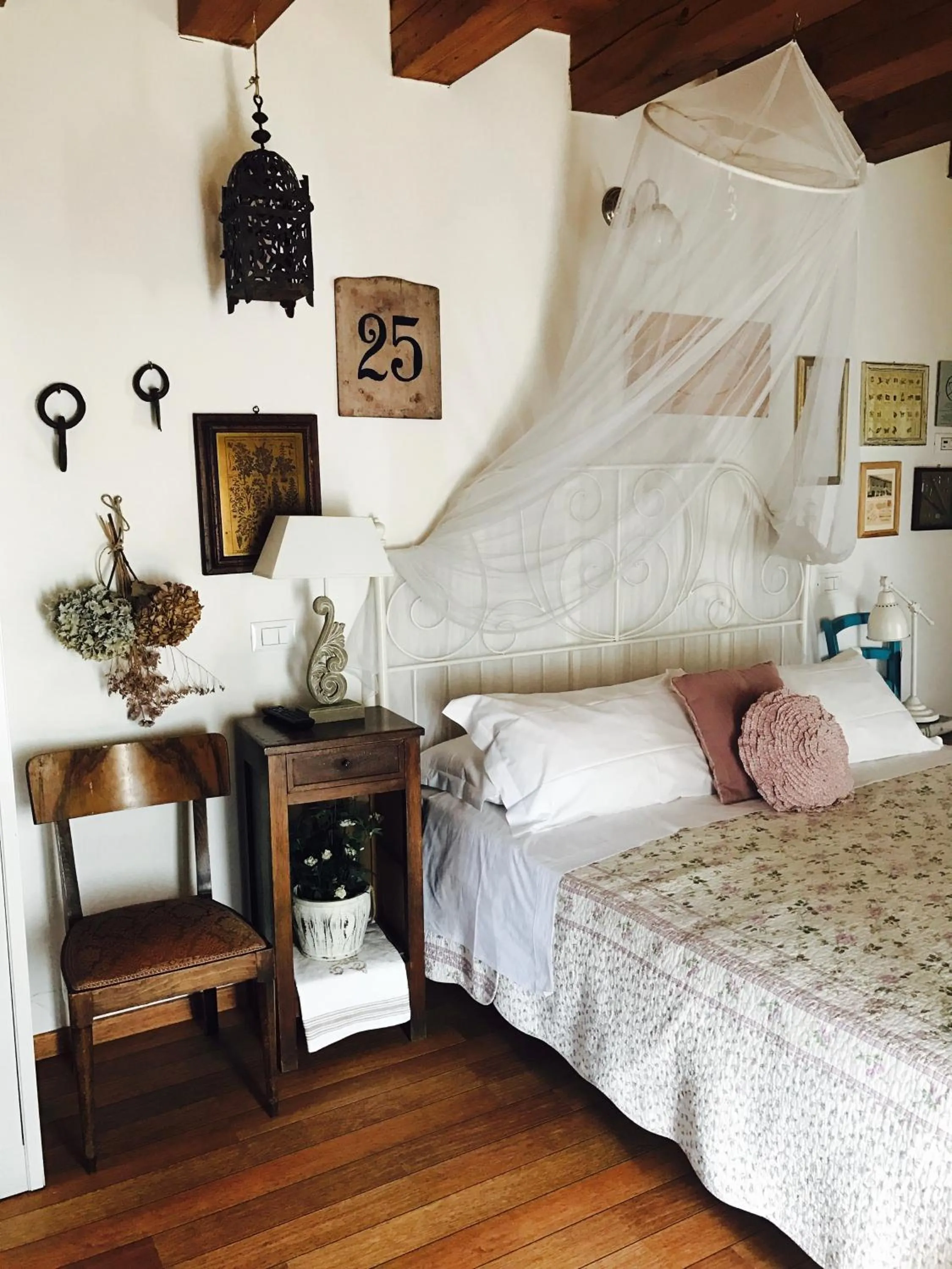 Bed in Locanda San Tomaso