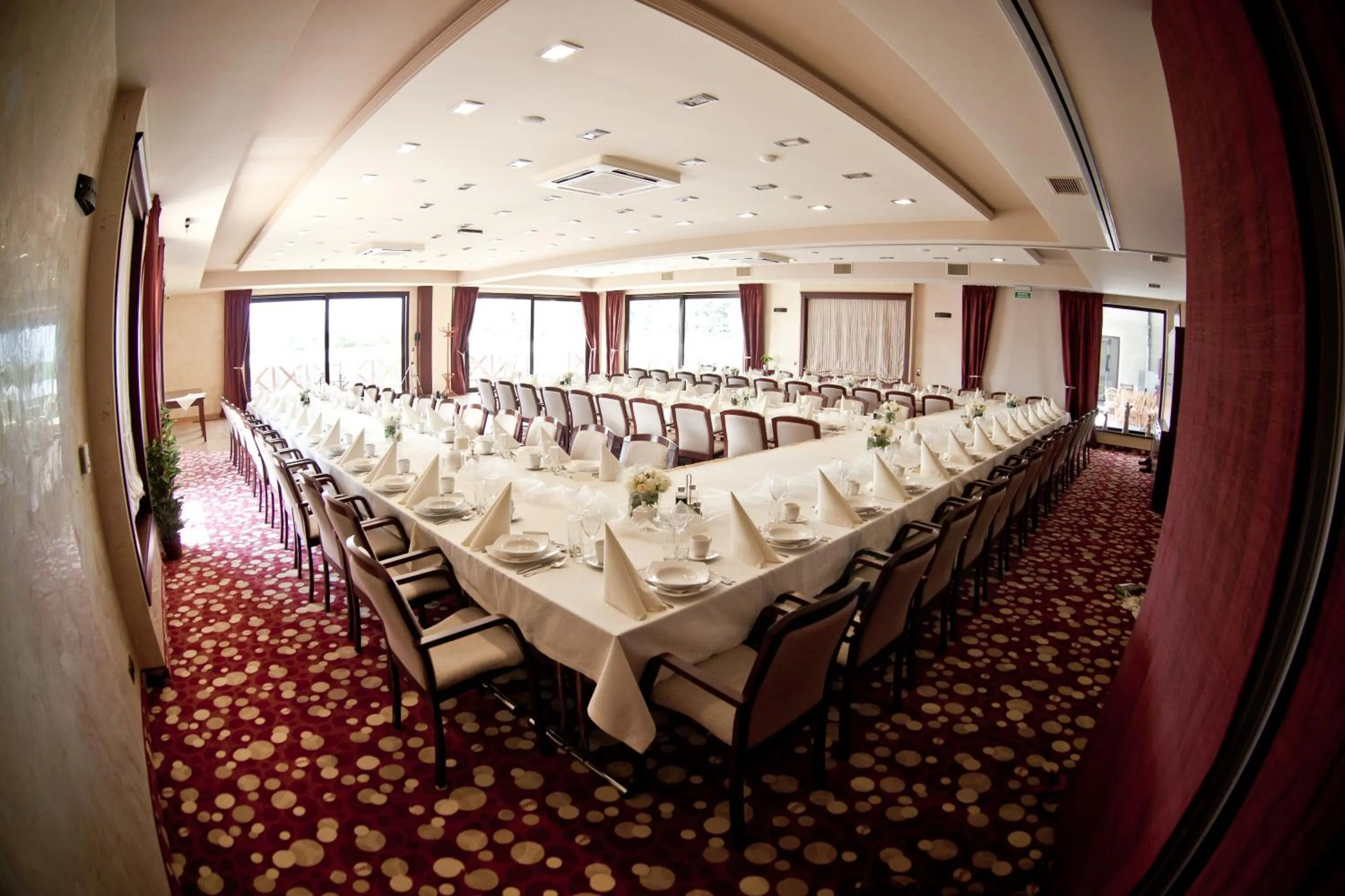 Restaurant/places to eat in Hotel Rodan