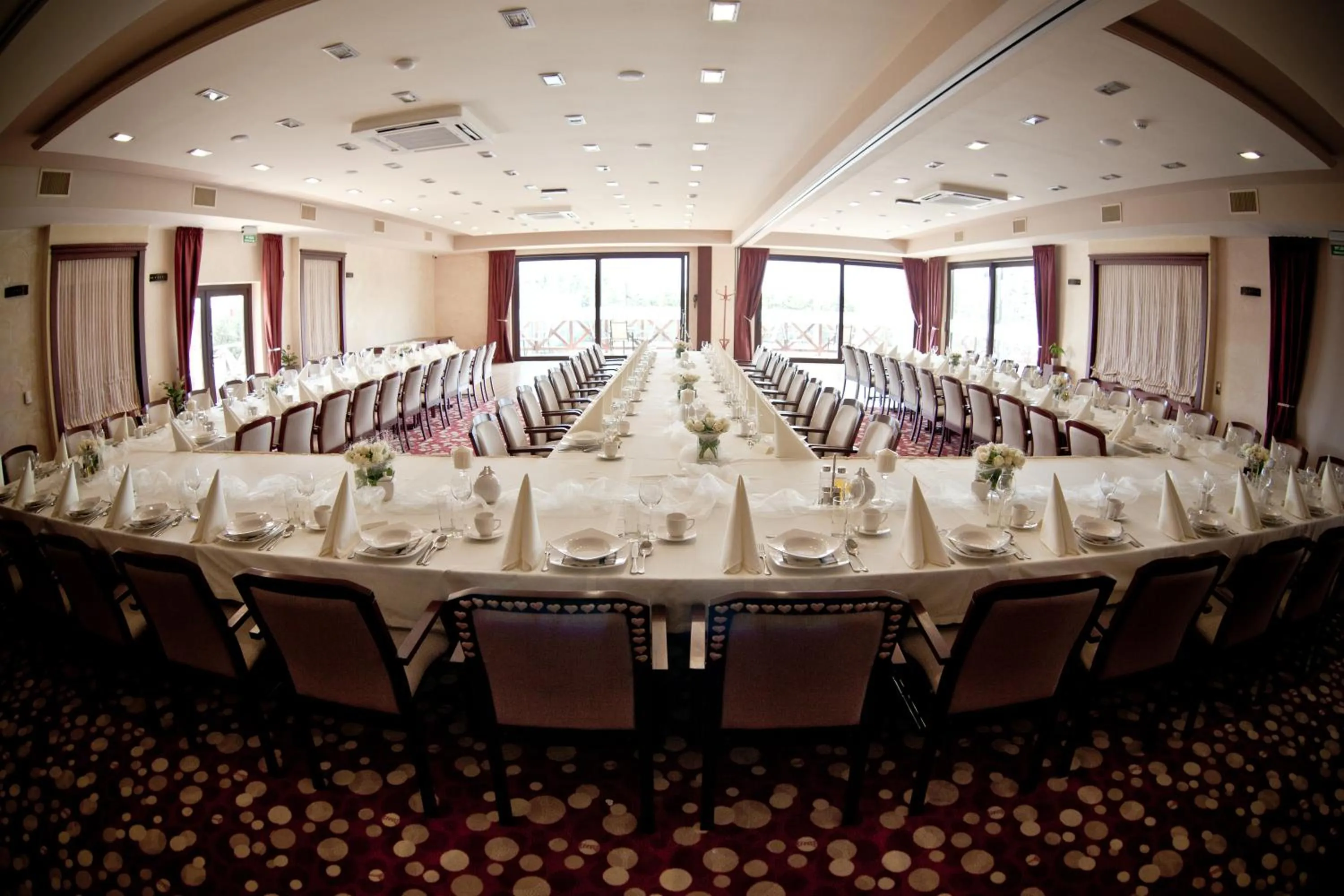 Restaurant/places to eat in Hotel Rodan