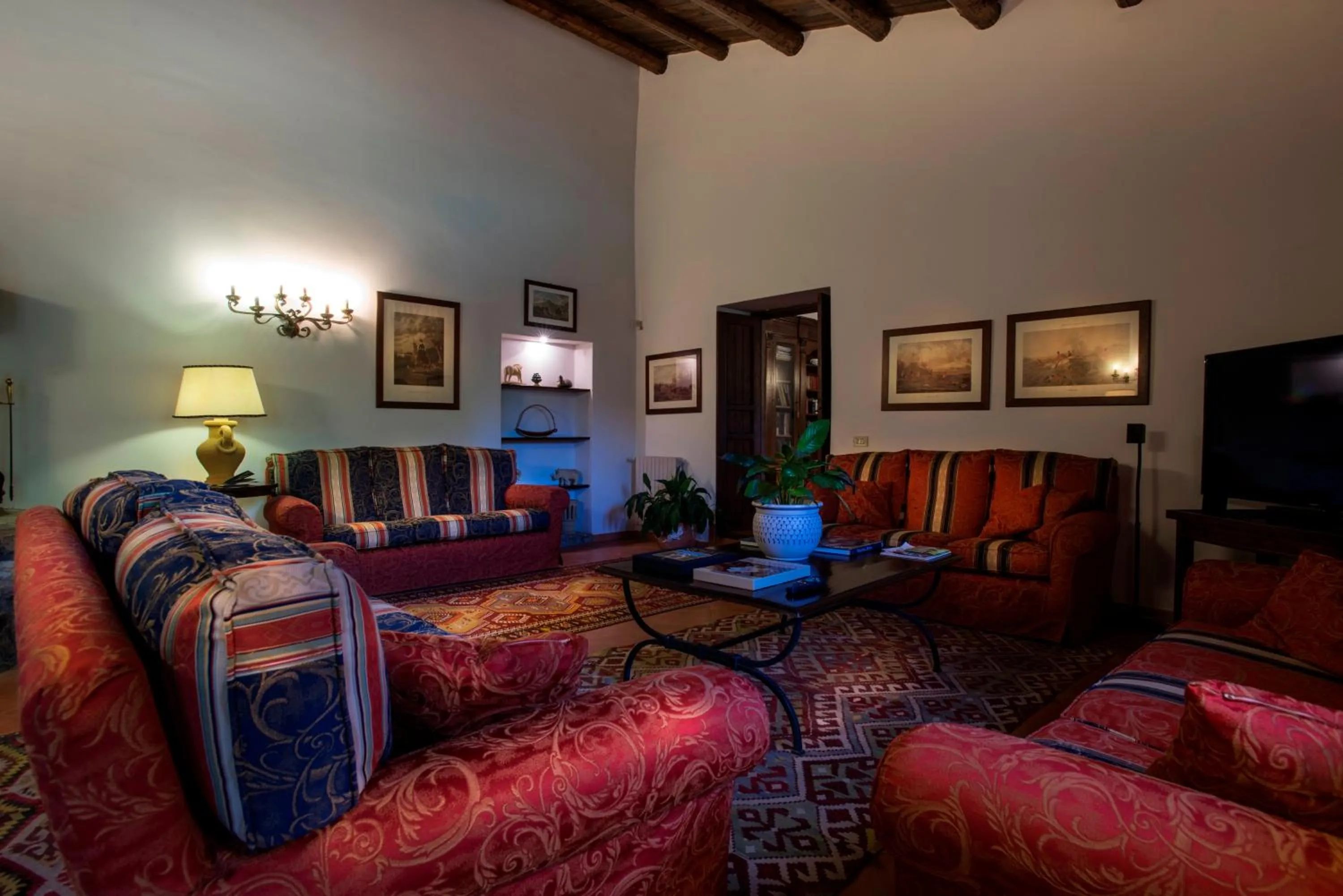 Communal lounge/ TV room in Masseria Rossella