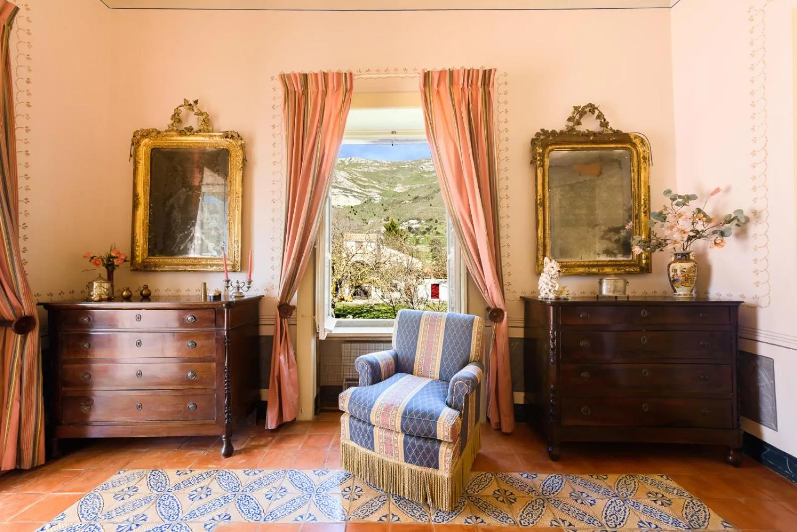 Photo of the whole room in Masseria Rossella