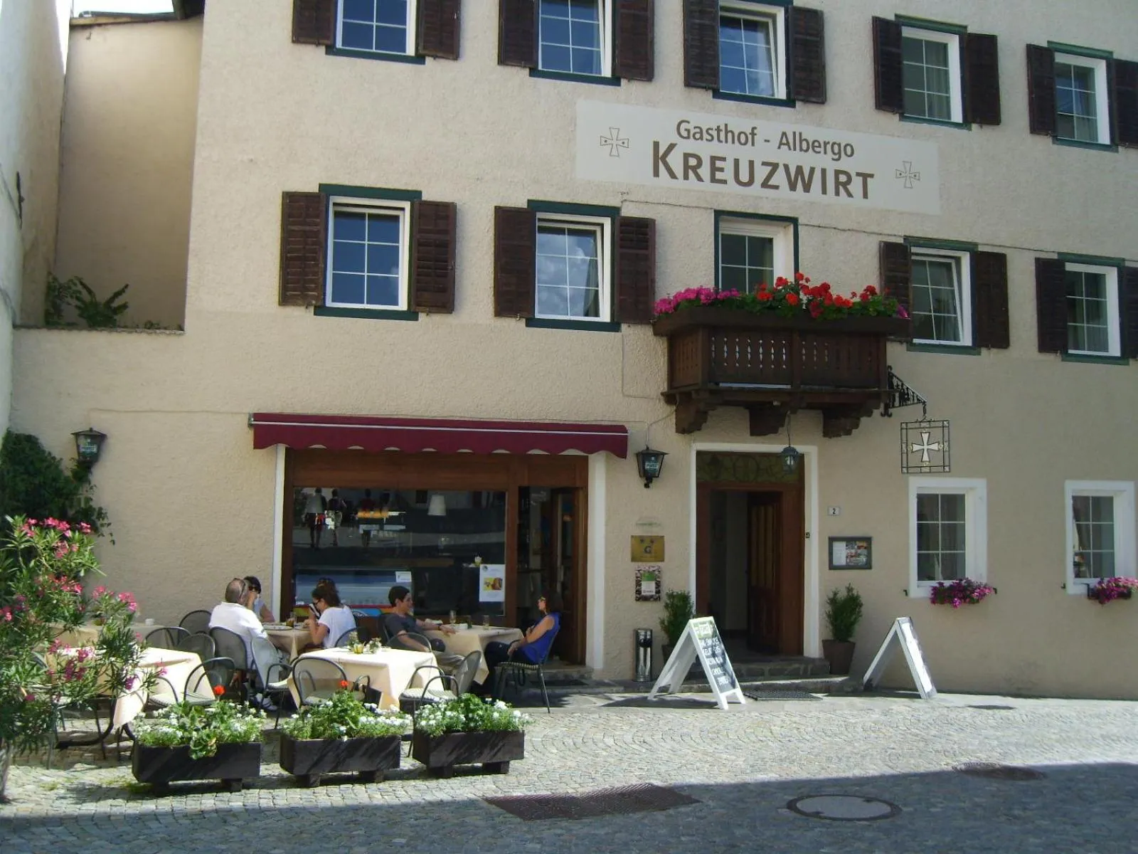 Facade/entrance in Gasthof Albergo Kreuzwirt