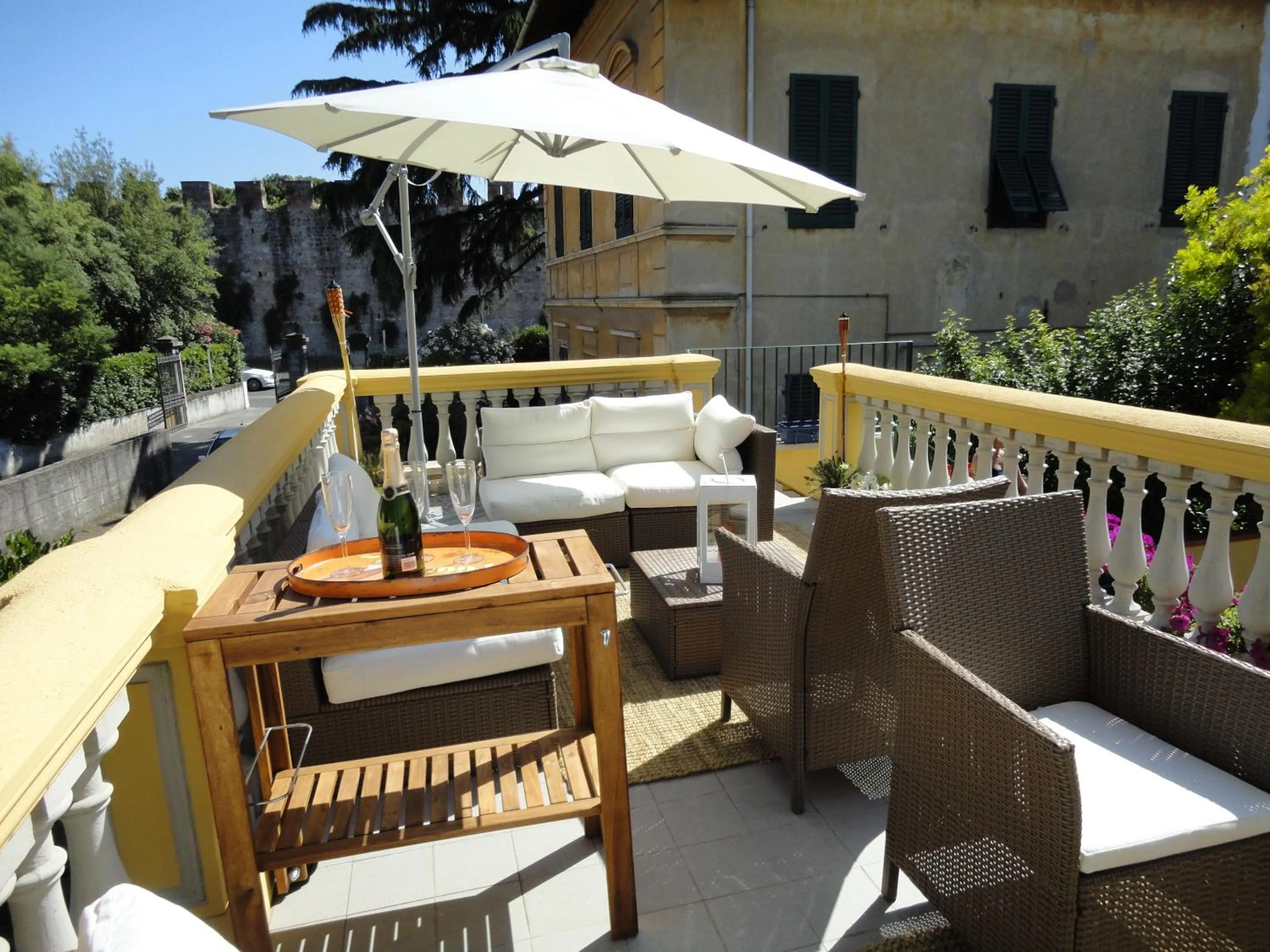 Patio in Hostel Pisa Tower