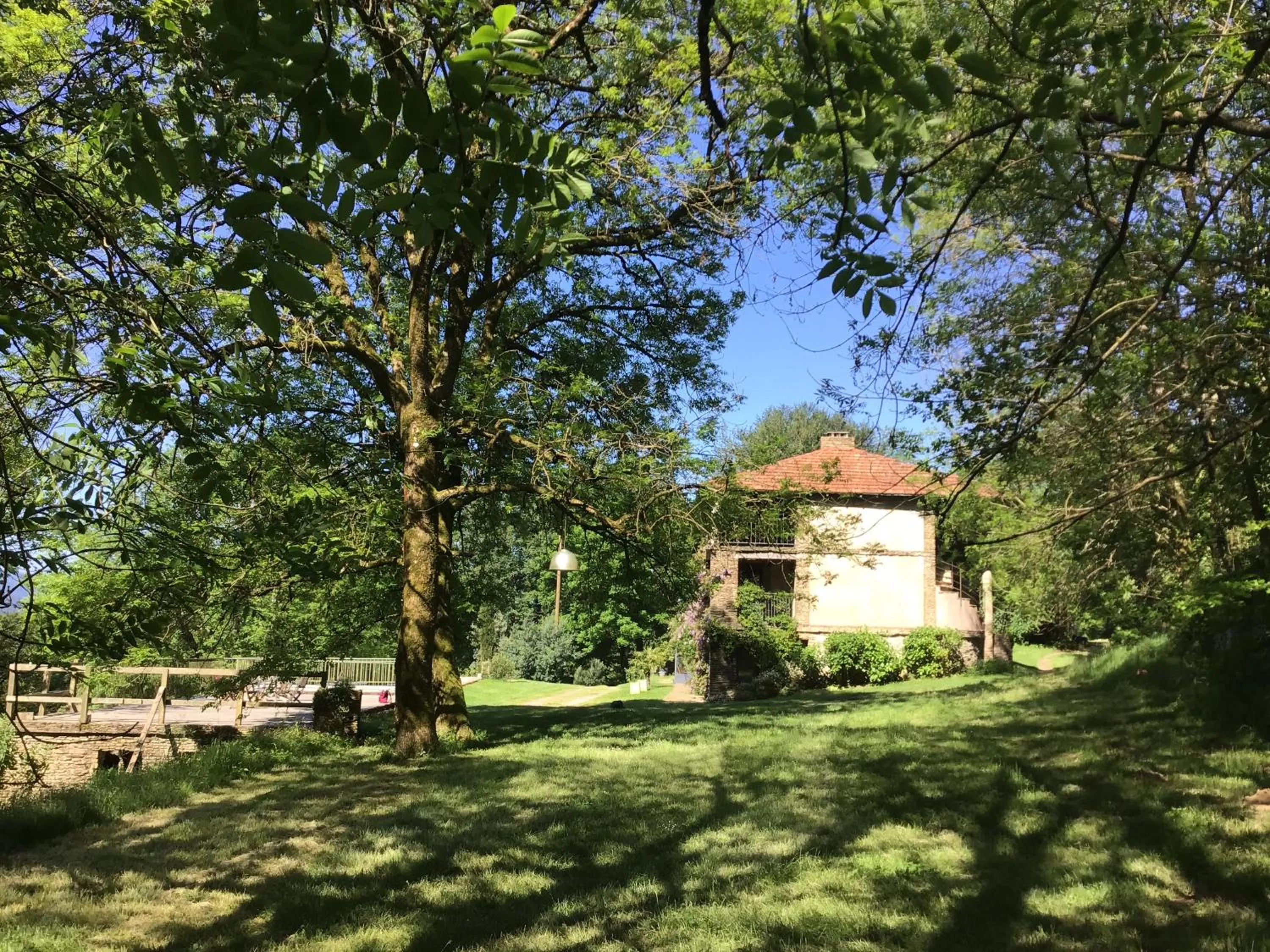 Property building in La Bouriotte, chambre d'hôtes Sycomore,