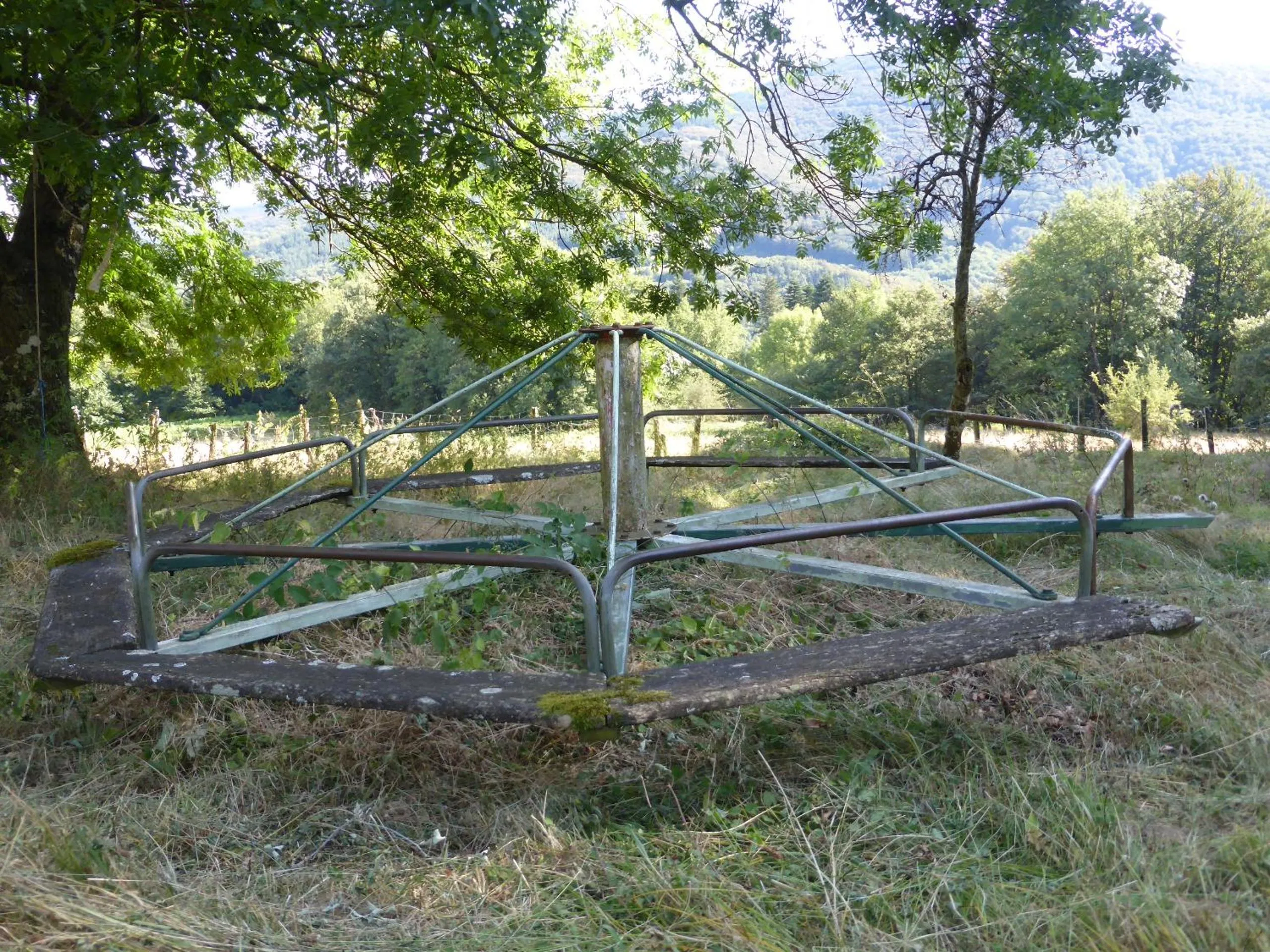 Property building in La Bouriotte, chambre d'hôtes Sycomore,