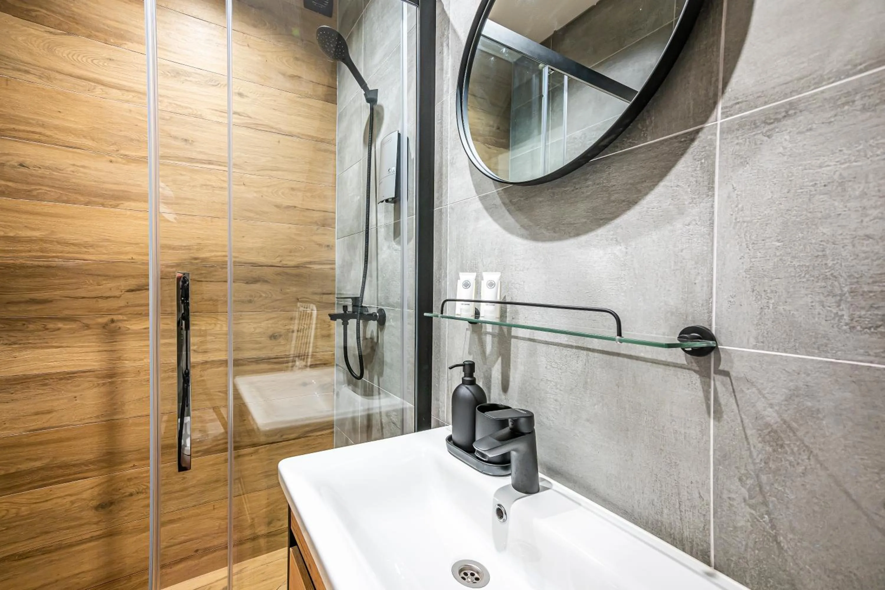 Bathroom in Tamara Suites & Apartments