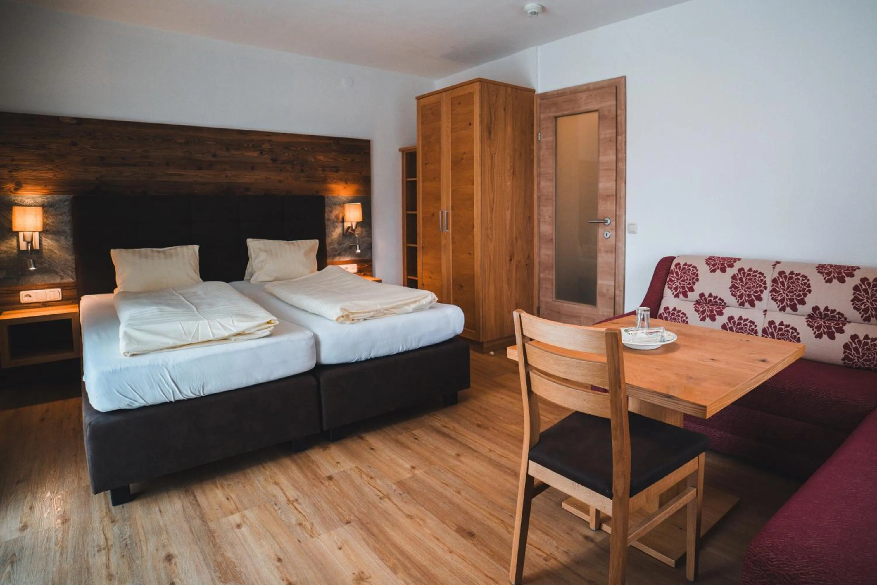 Bed in Hotel Rauscher - Das Naturteichparadies