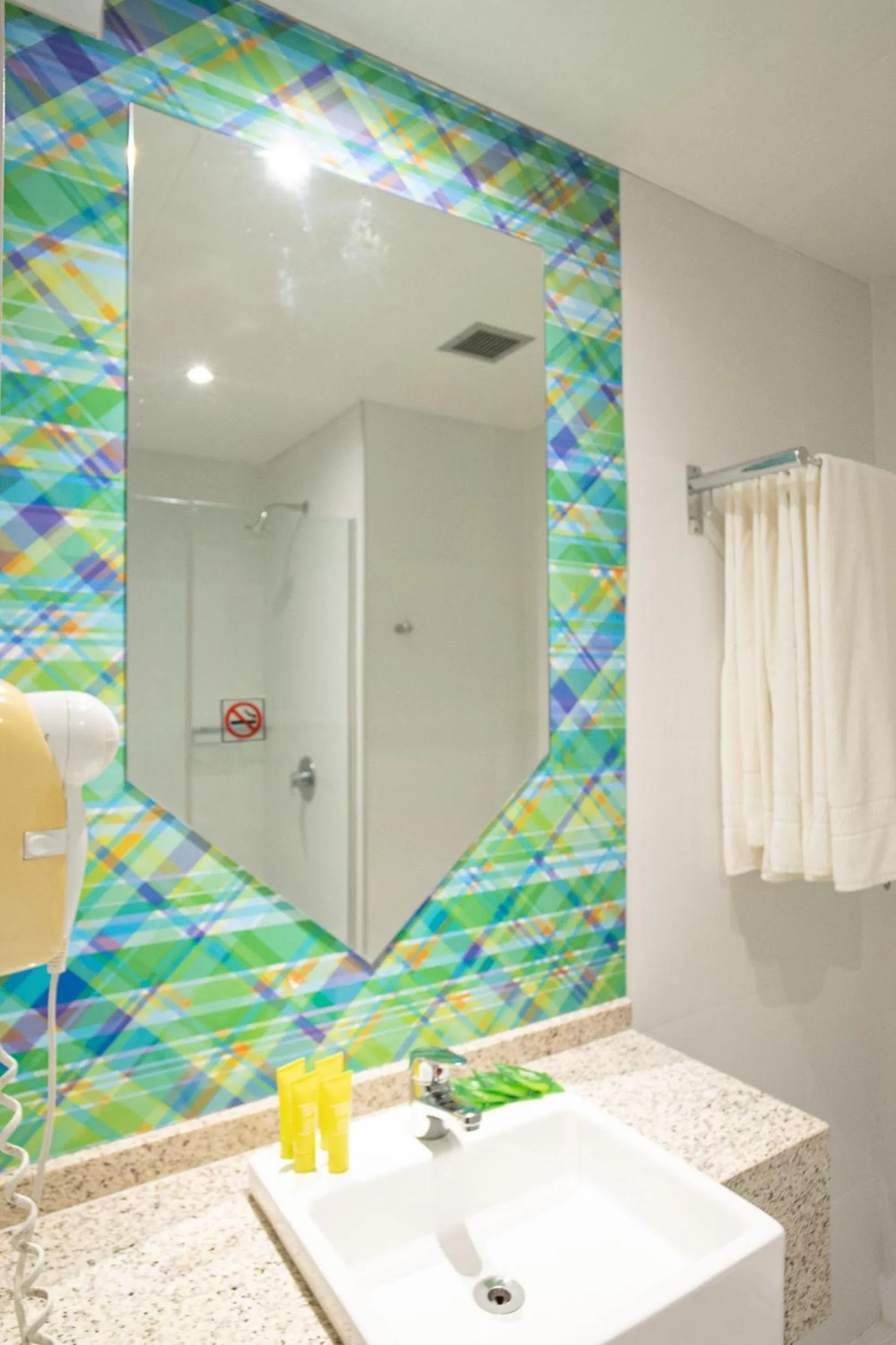 Toilet in ibis Styles Campina Grande