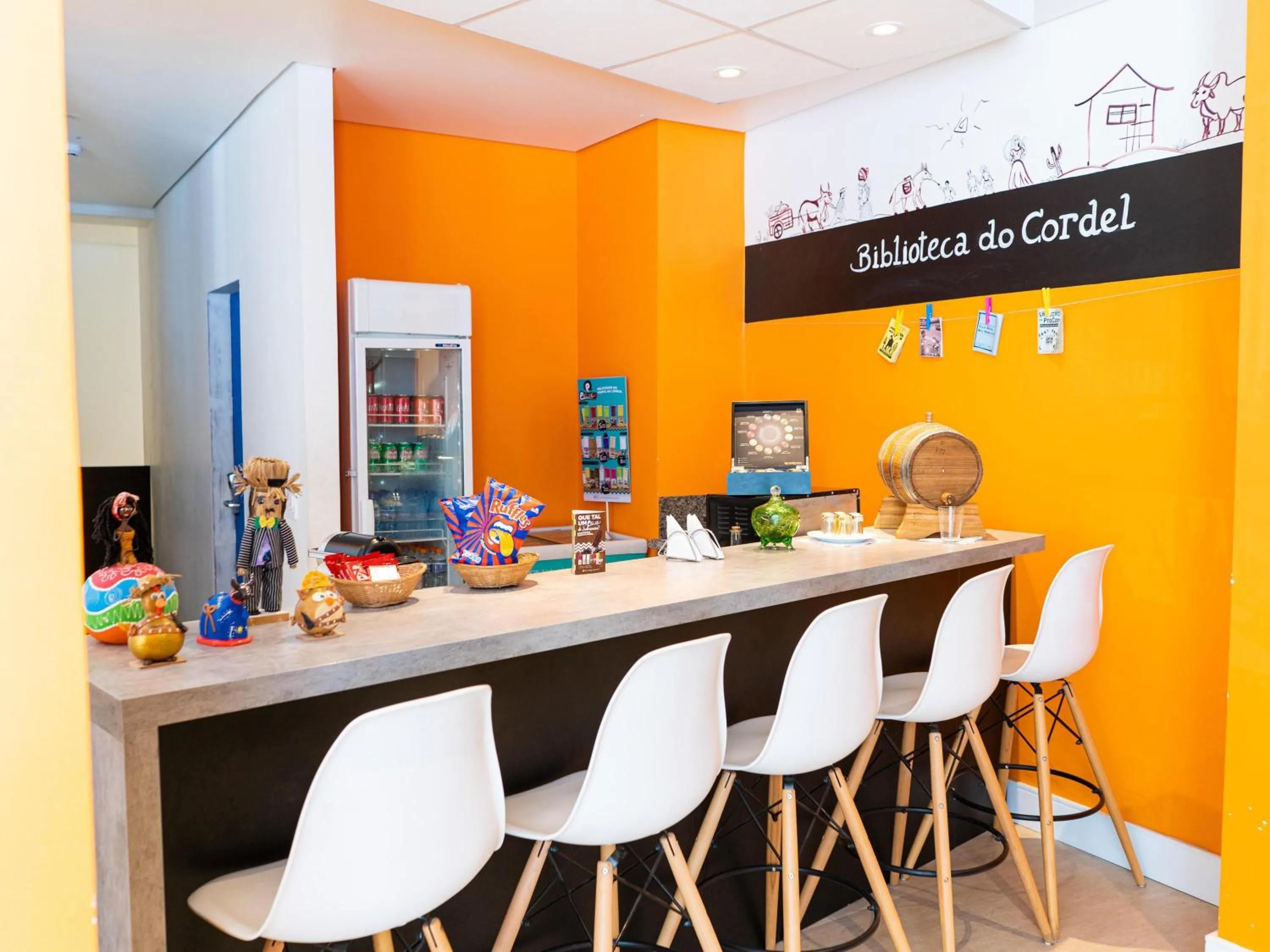 Lounge or bar in ibis Styles Campina Grande