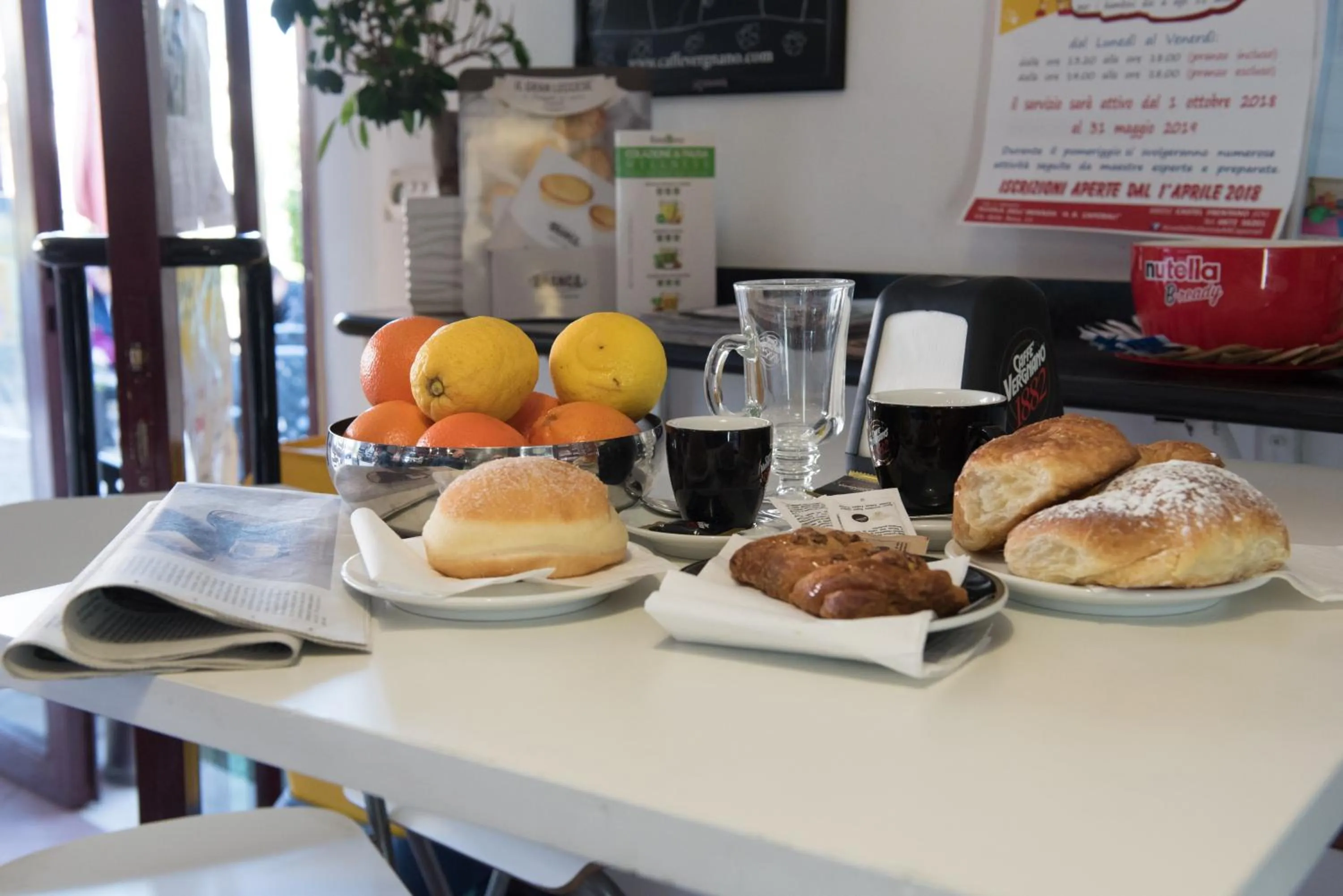 Italian breakfast in Via del Mare