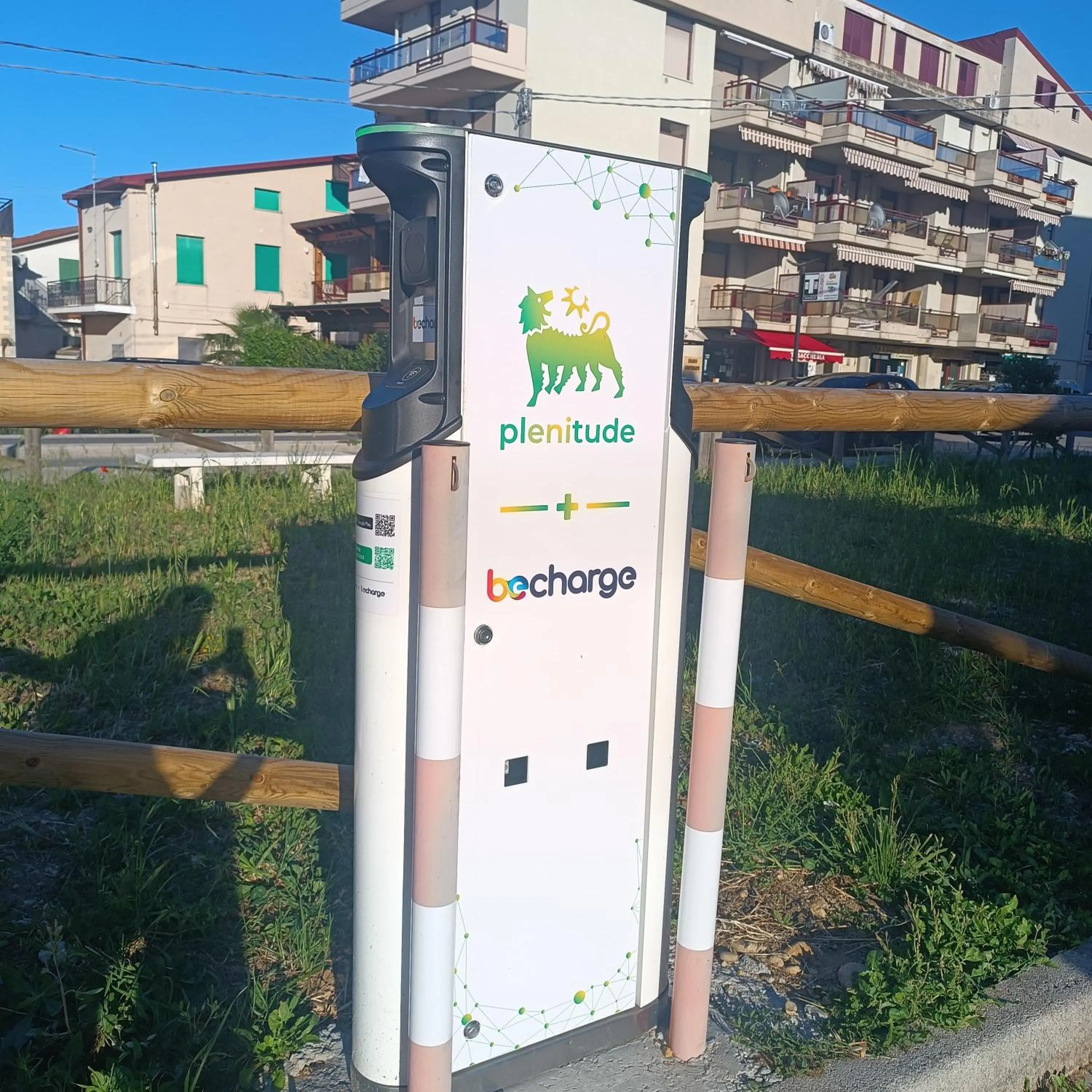 Quiet street view in Via del Mare