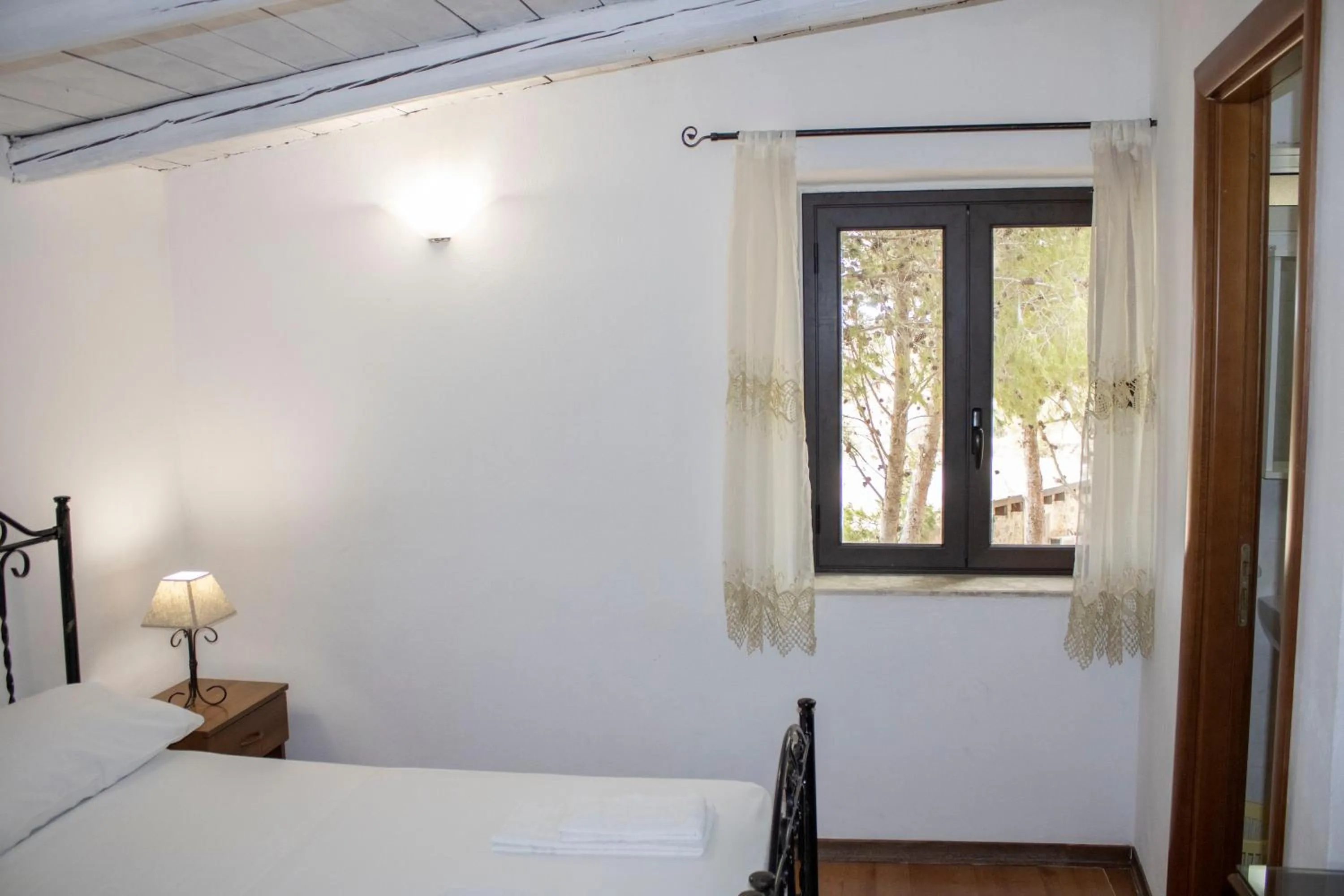 Bedroom, Bed in Agriturismo Bellajo - Ville Rustiche con Piscina