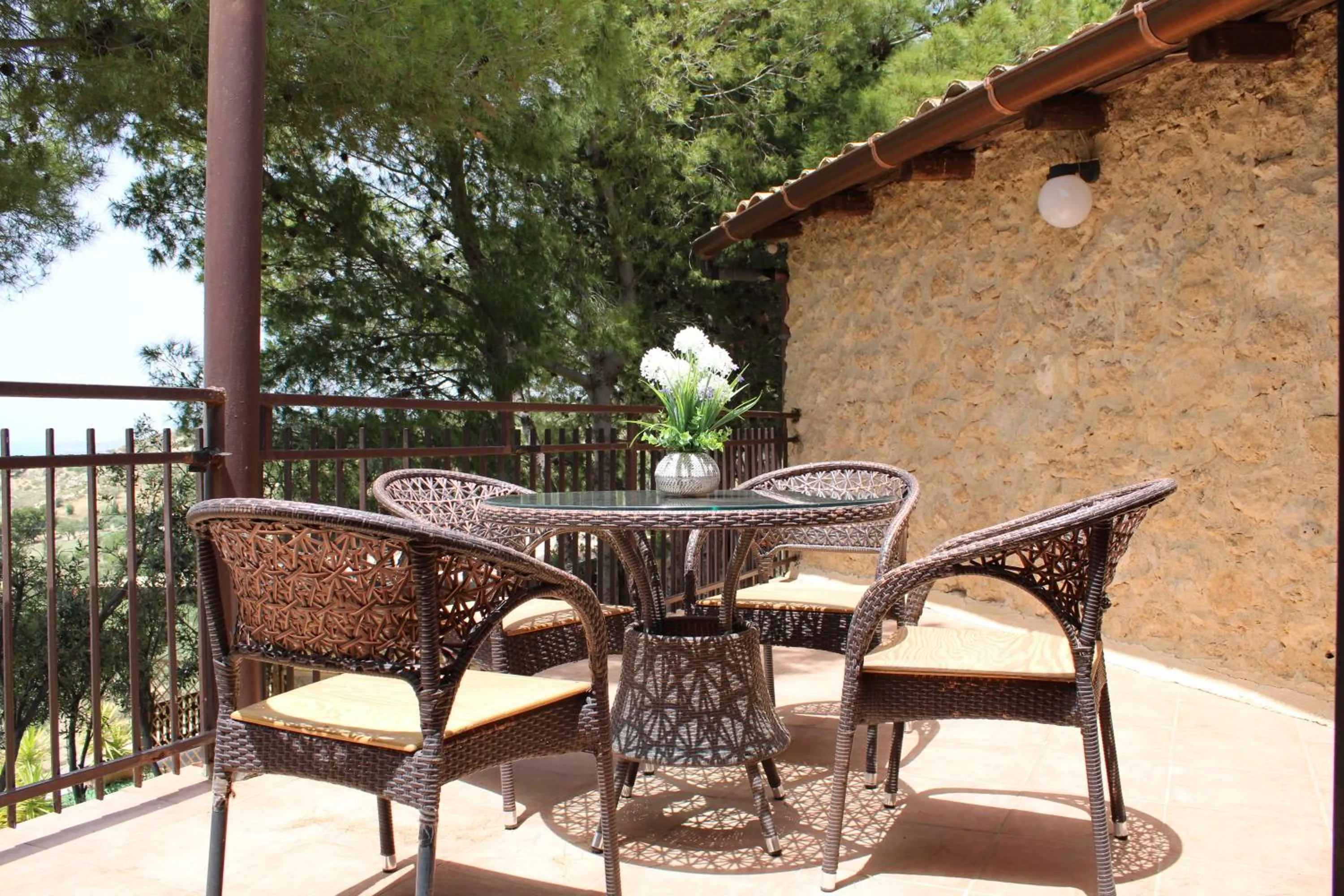 Balcony/Terrace in Agriturismo Bellajo - Ville Rustiche con Piscina