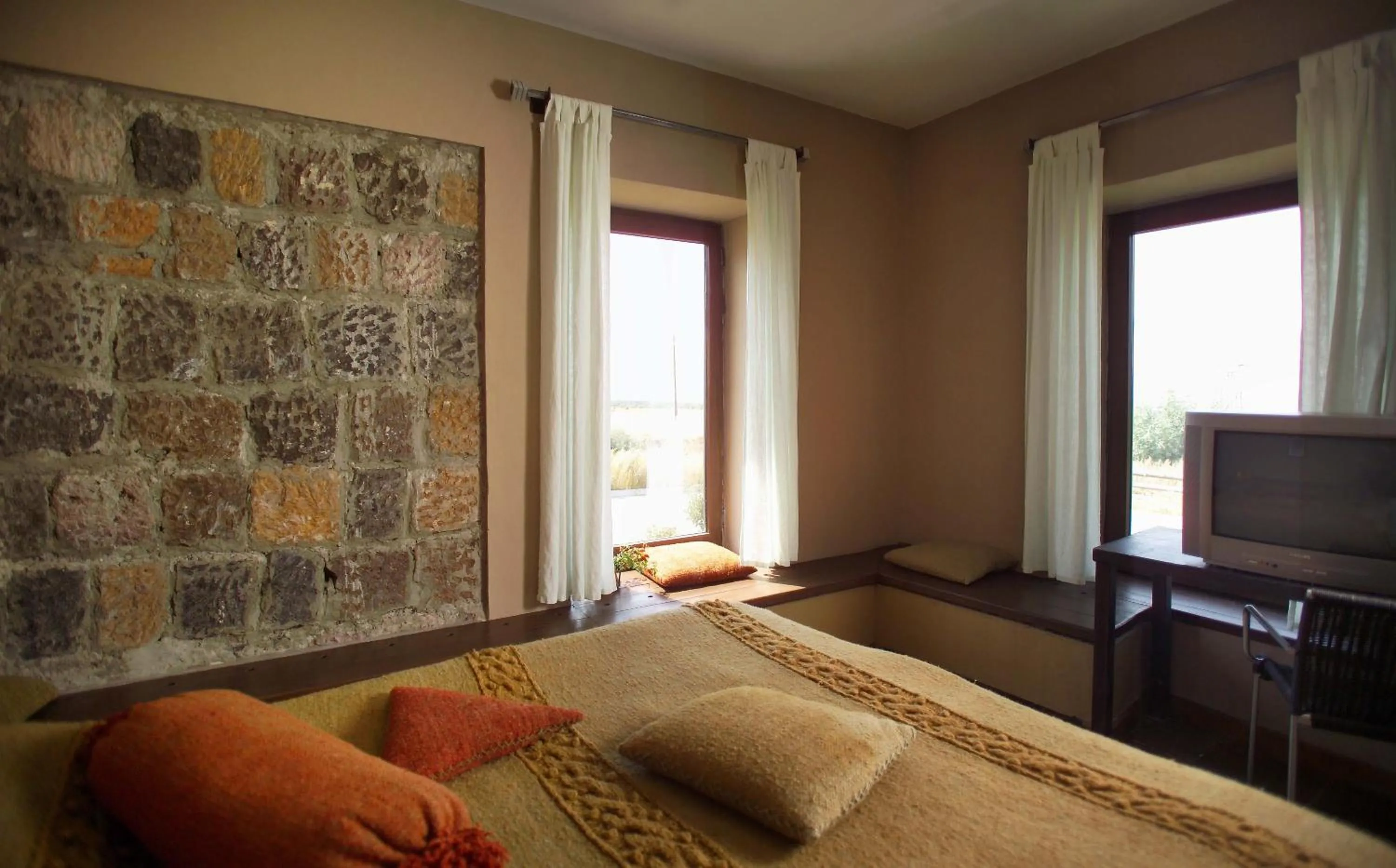 Photo of the whole room in Tufenkian Avan Marak Tsapatagh Hotel