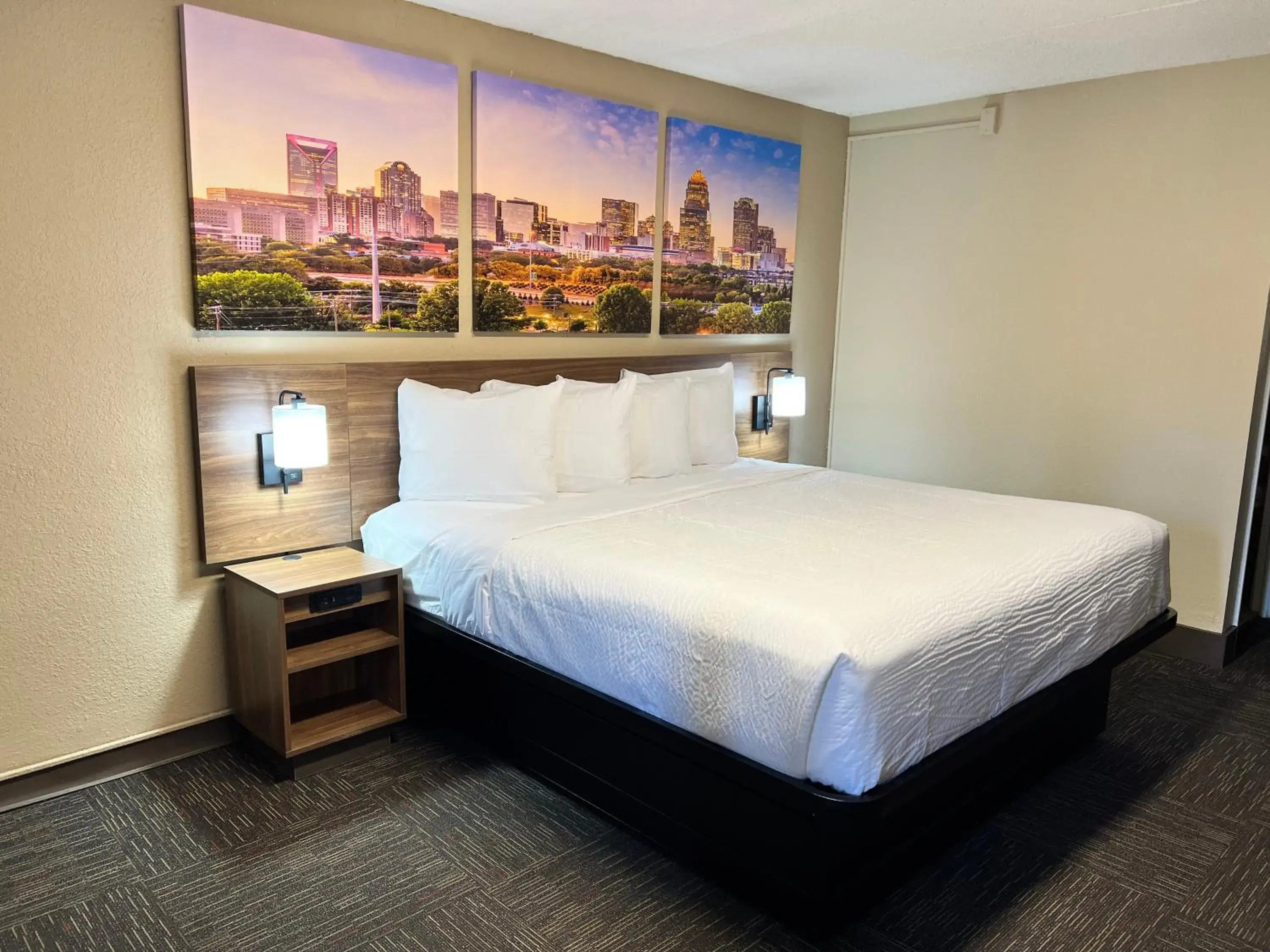 King Room - Non-Smoking in Days Inn by Wyndham Monroe NC King Room - Non-Smoking in Days Inn by Wyndham Monroe NC