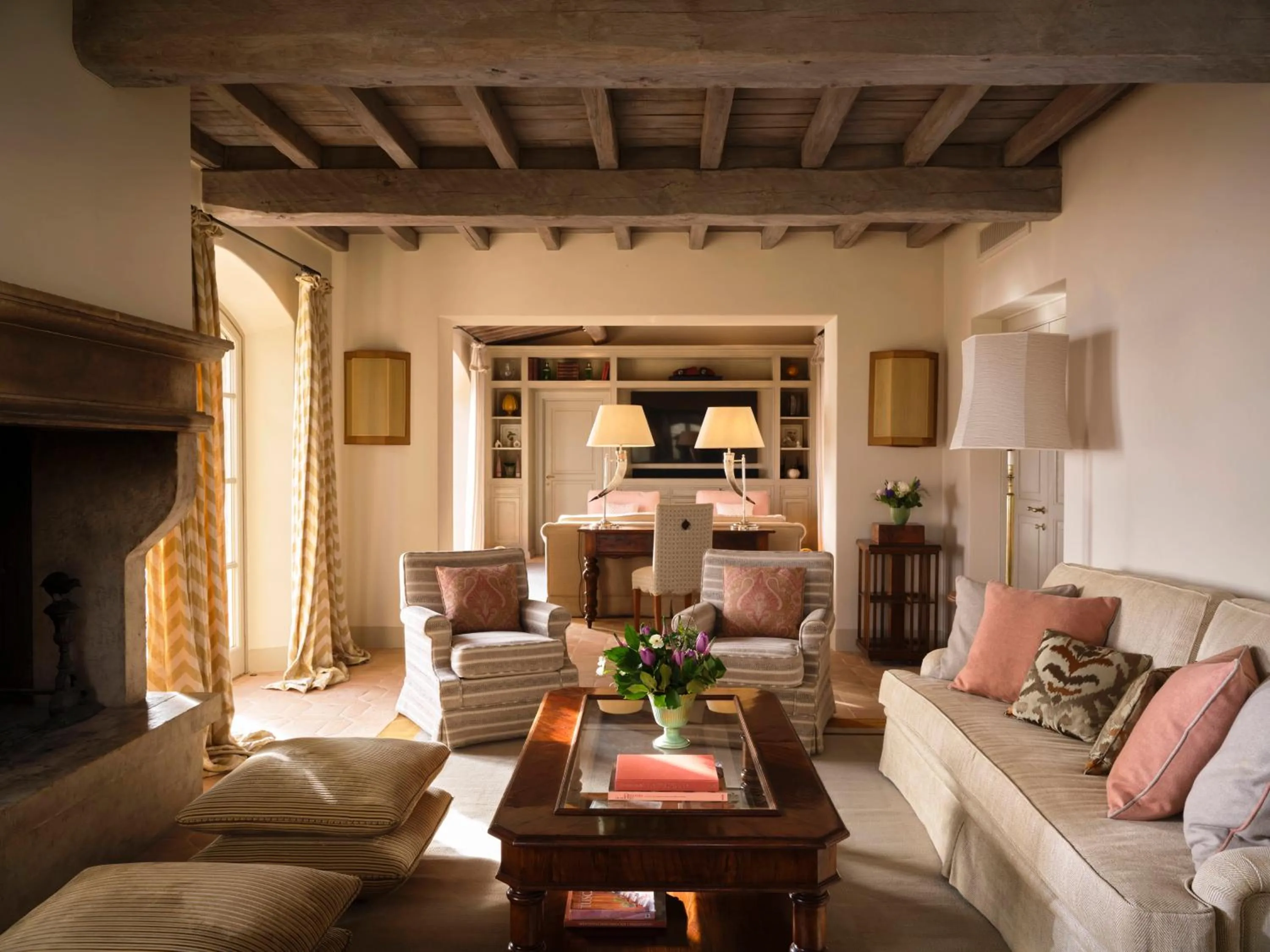 Communal lounge/ TV room in Castiglion del Bosco, A Rosewood Hotel