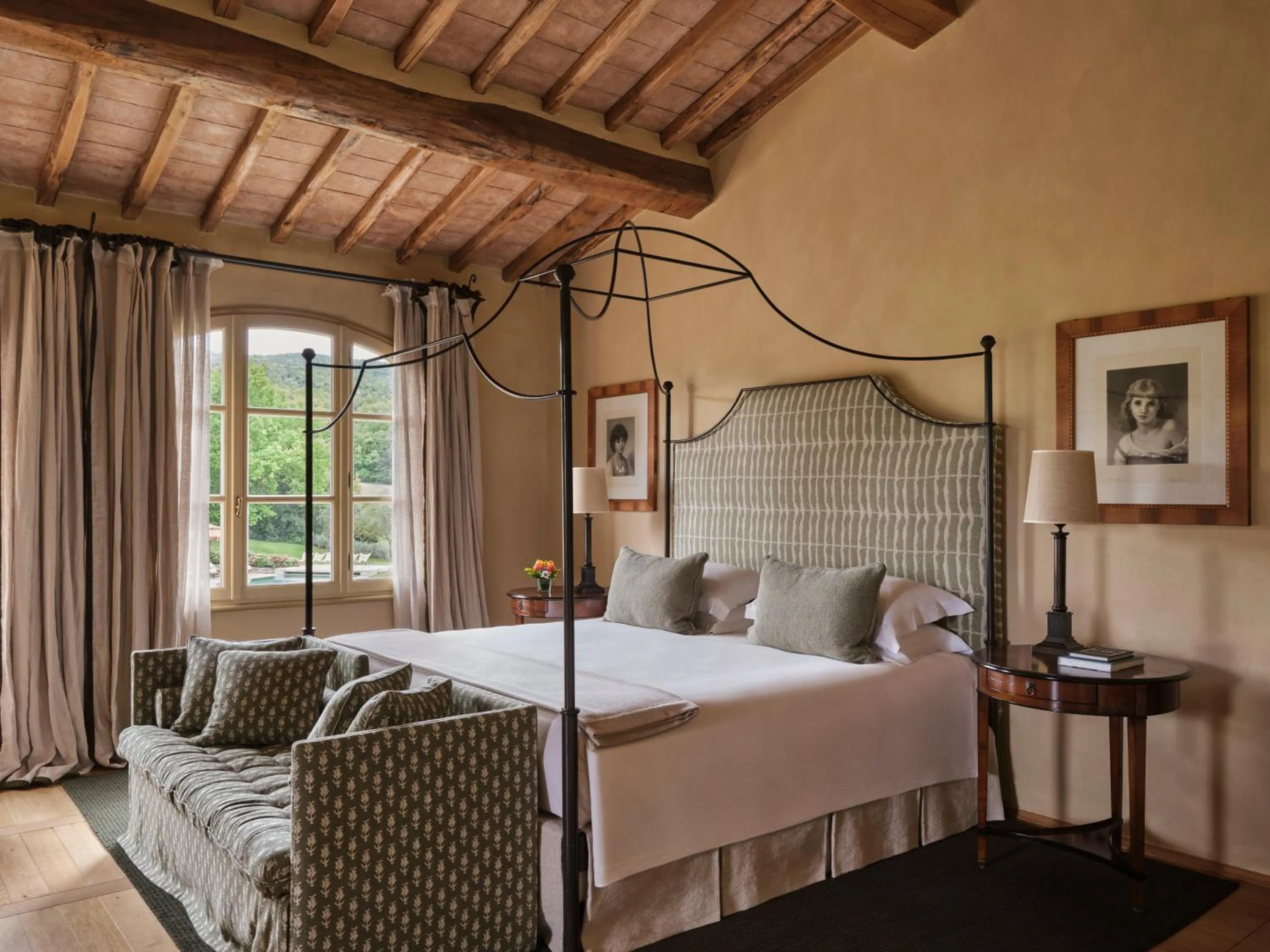 Bed in Castiglion del Bosco, A Rosewood Hotel