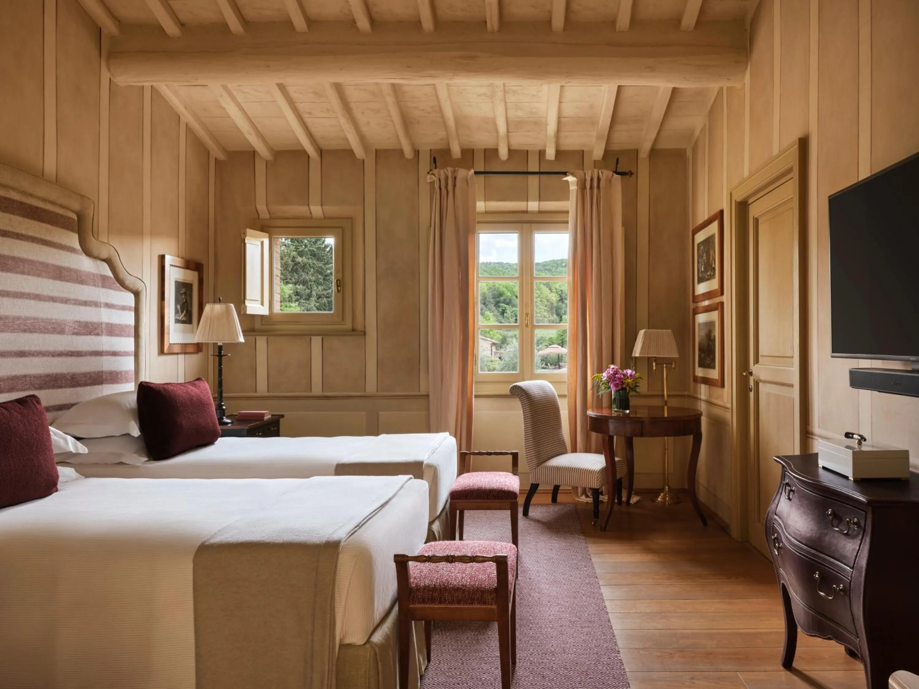 Bed in Castiglion del Bosco, A Rosewood Hotel