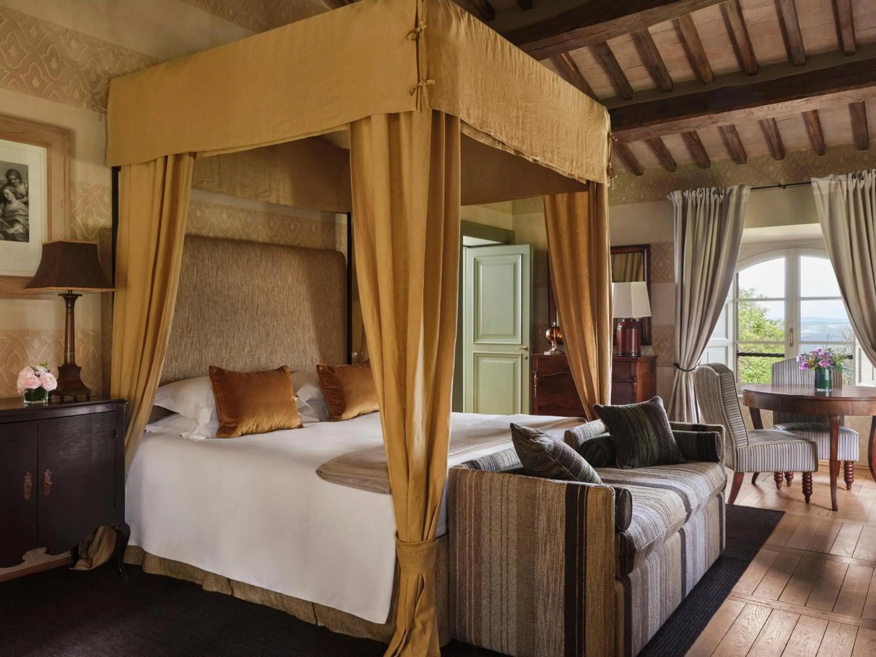 Bed in Castiglion del Bosco, A Rosewood Hotel