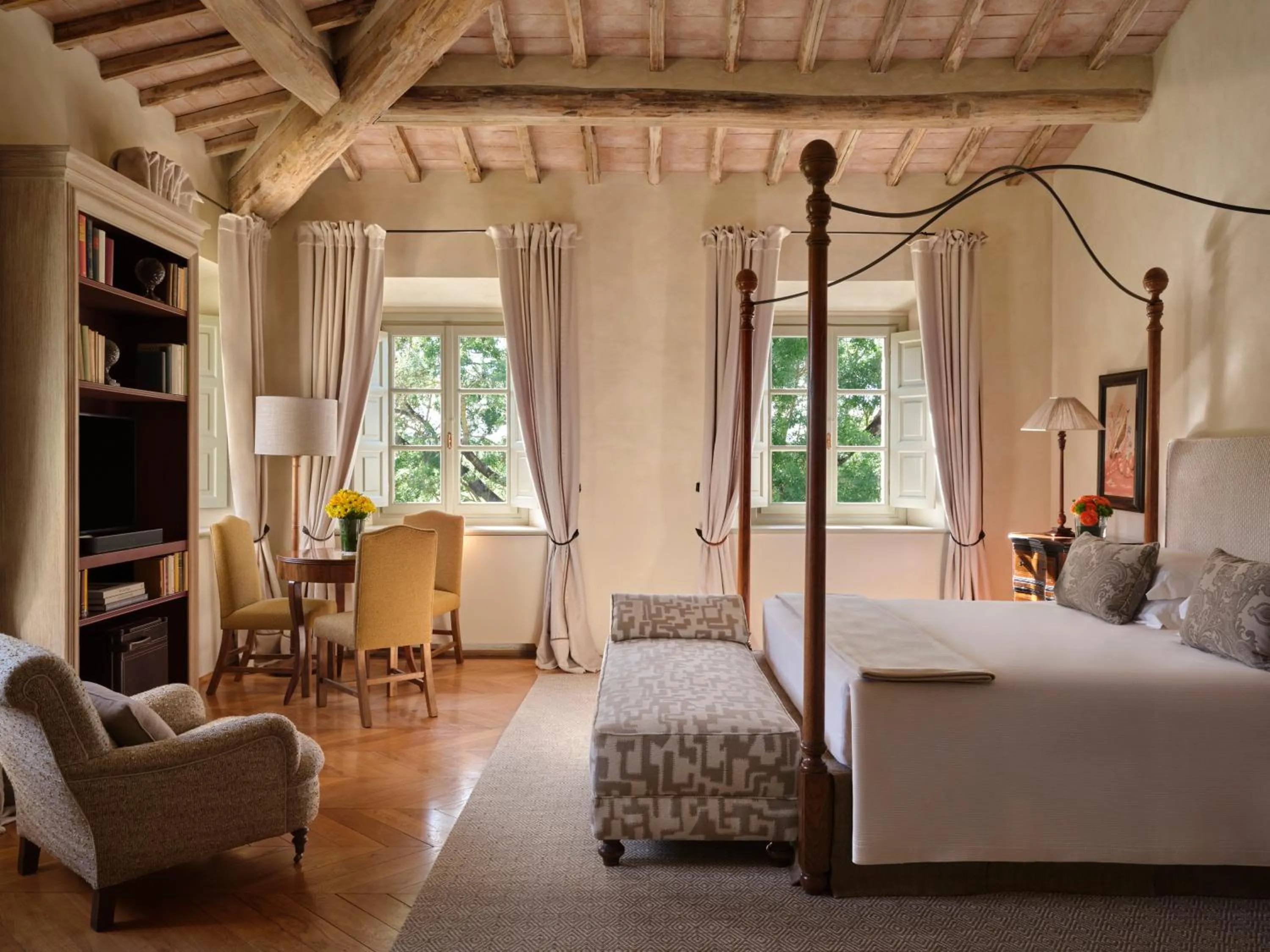 Bed in Castiglion del Bosco, A Rosewood Hotel