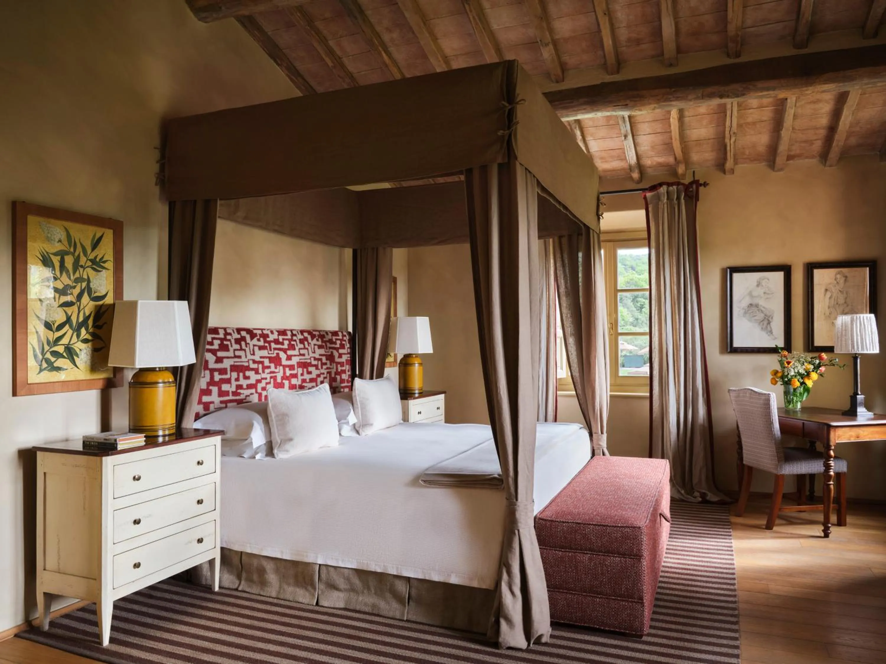 Bed in Castiglion del Bosco, A Rosewood Hotel