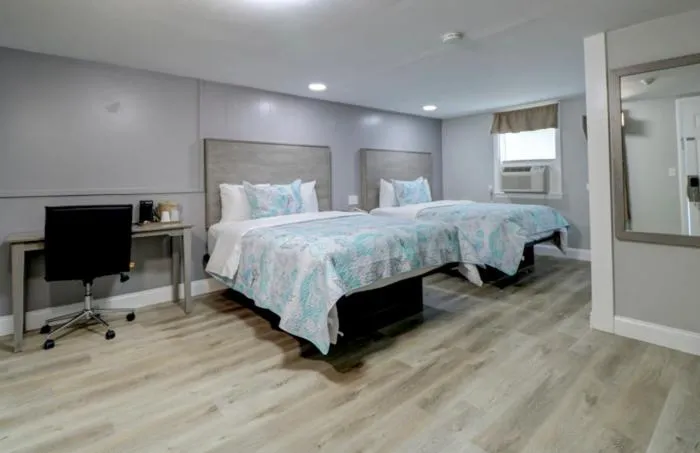 Bed in Windrift Motel